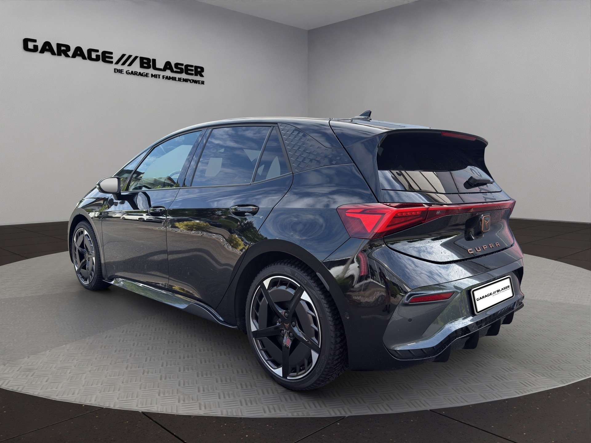 CUPRA Born 77 kWh e-Boost-showroom-element-2