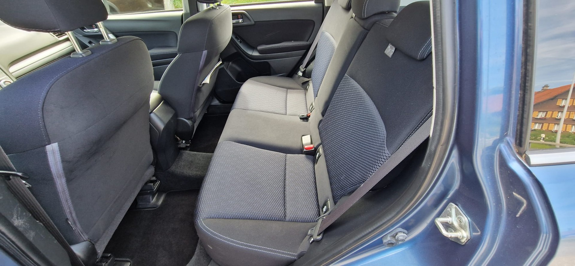 SUBARU Forester 2.0i Swiss-image-8