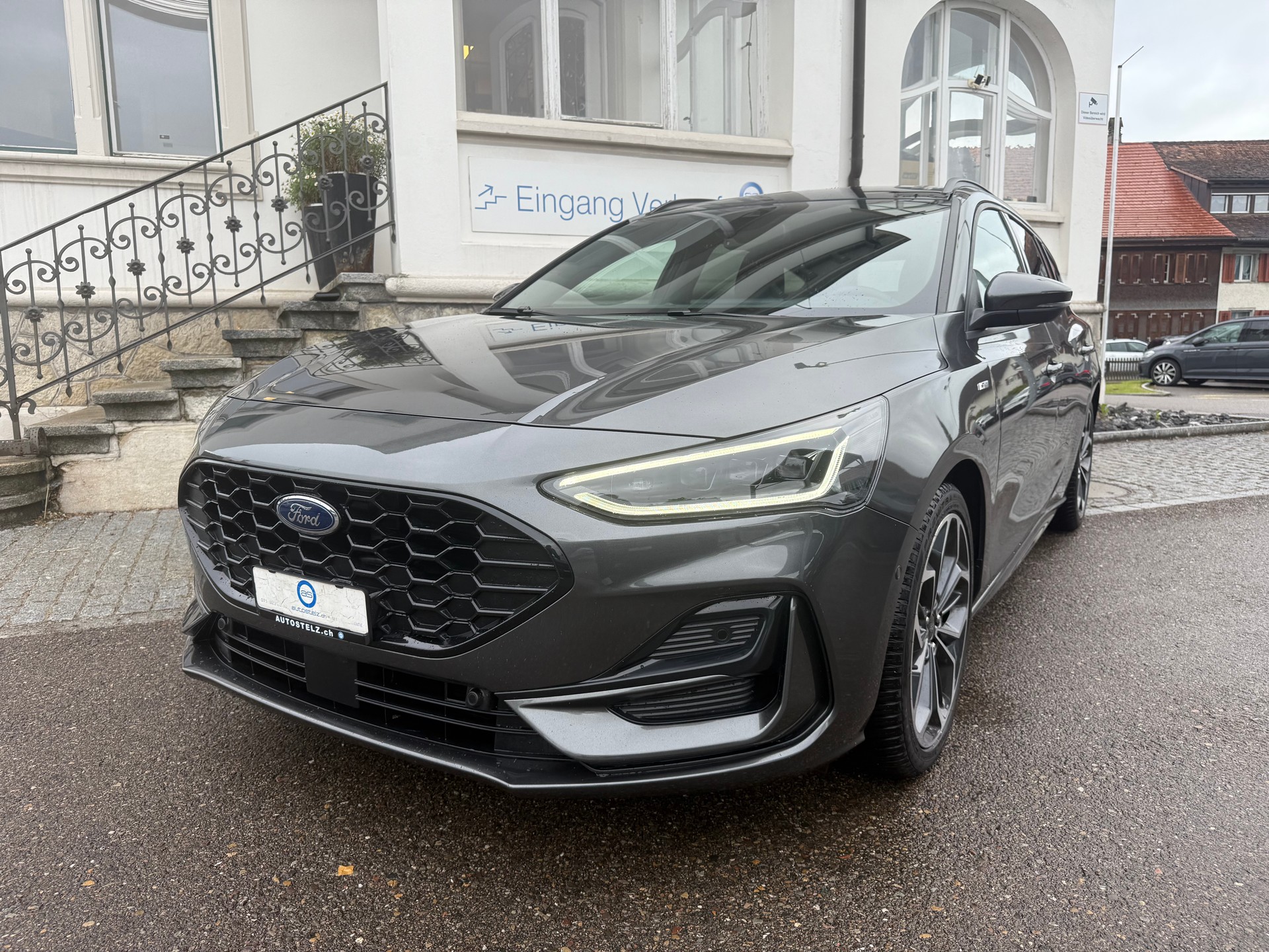 FORD Focus Station Wagon 1.0i EcoB Hybrid 155 ST-Line X-showroom-element-1