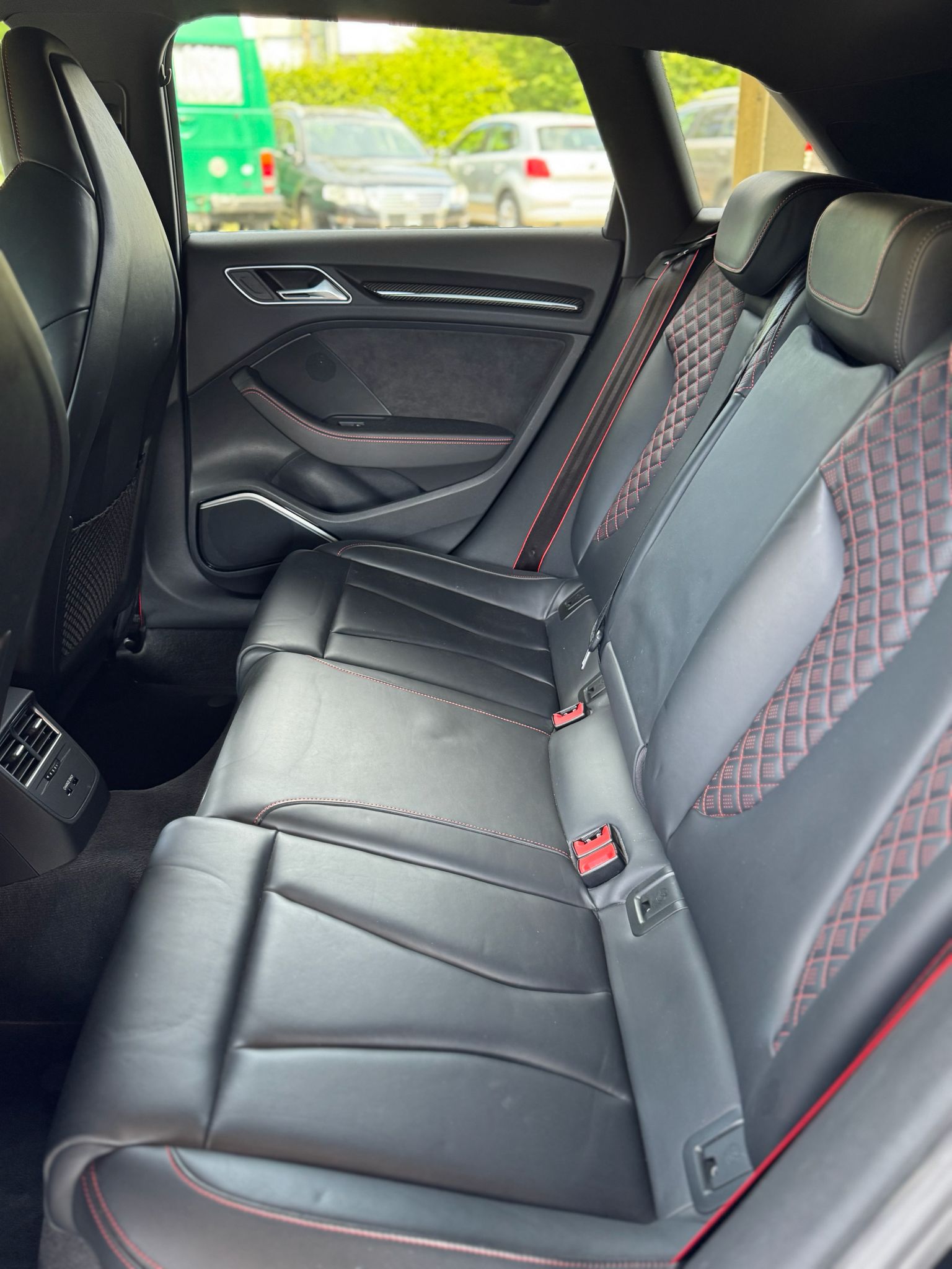 AUDI RS3 Sportback 2.5 TSI quattro S-tronic-image-5