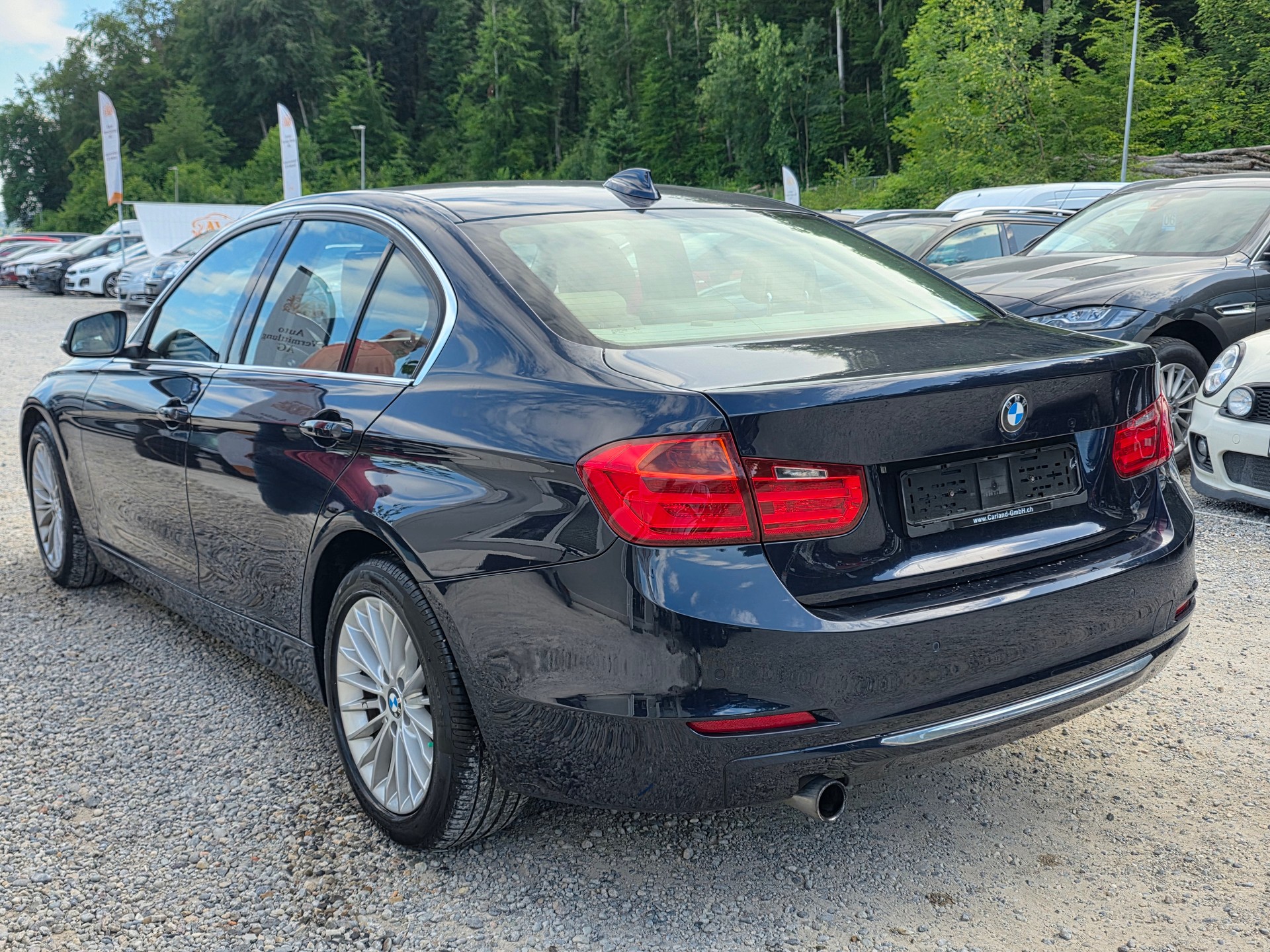 BMW 320i xDrive Luxury Line Frisch ab MFK / Frisch ab Service / Inklusive Garantie / Gratis Lieferung-showroom-element-2