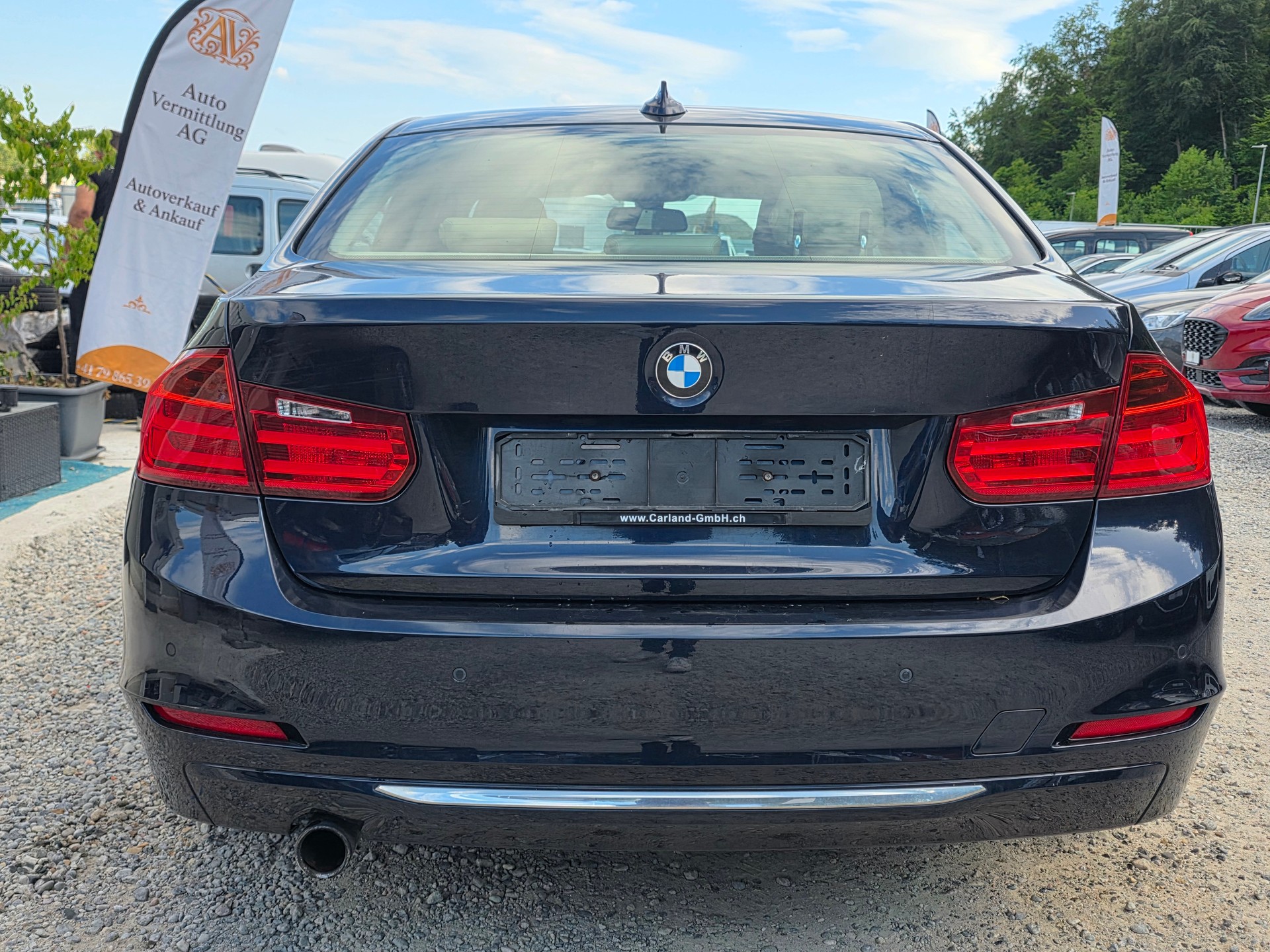 BMW 320i xDrive Luxury Line Frisch ab MFK / Frisch ab Service / Inklusive Garantie / Gratis Lieferung-showroom-element-3