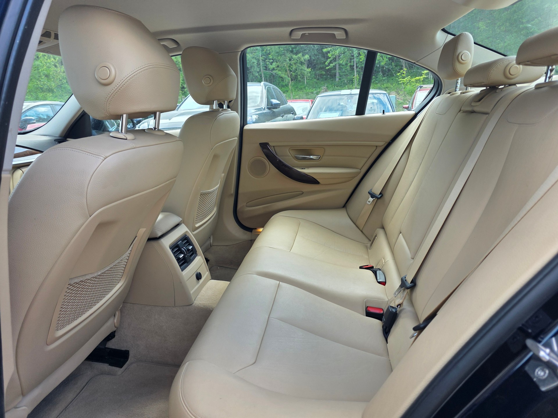 BMW 320i xDrive Luxury Line Frisch ab MFK / Frisch ab Service / Inklusive Garantie / Gratis Lieferung-image-14