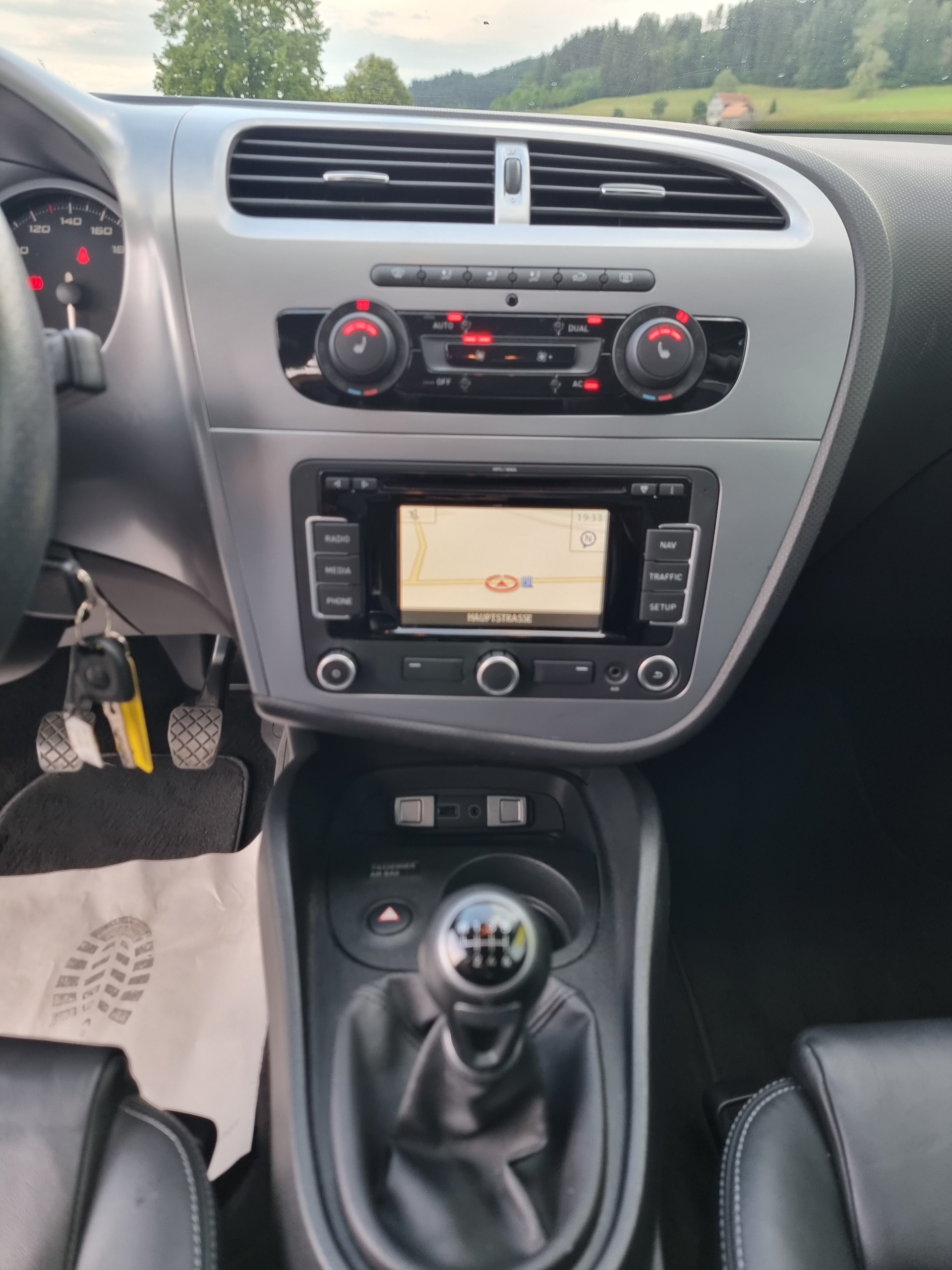 SEAT Leon 1.4 TSI COPA Style-image-4