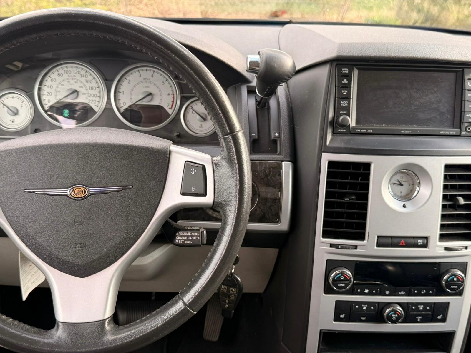 CHRYSLER Grand Voyager 3.8 Limited Automatic-image-16