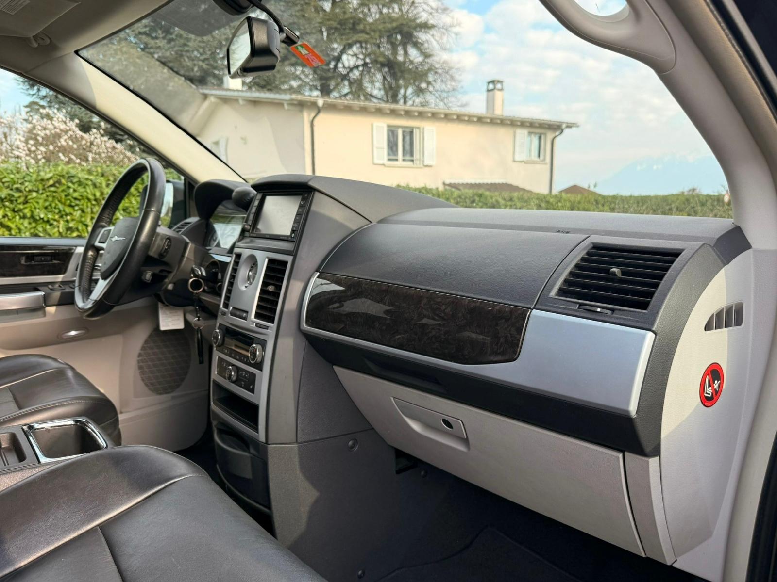 CHRYSLER Grand Voyager 3.8 Limited Automatic-image-13