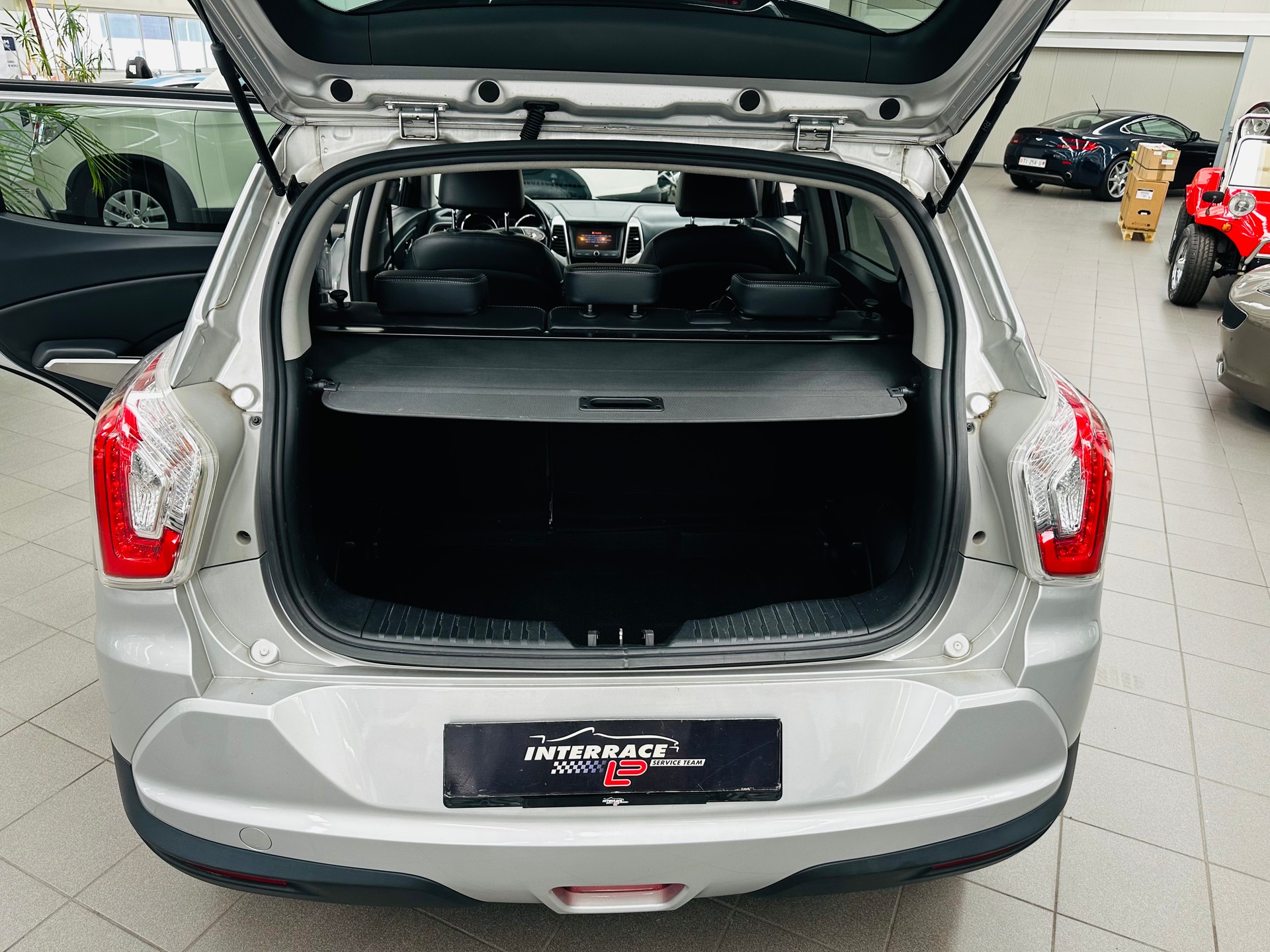 KGM-SsangYong Tivoli 1.6 eXDi Sapphire 2WD Automatic-image-4