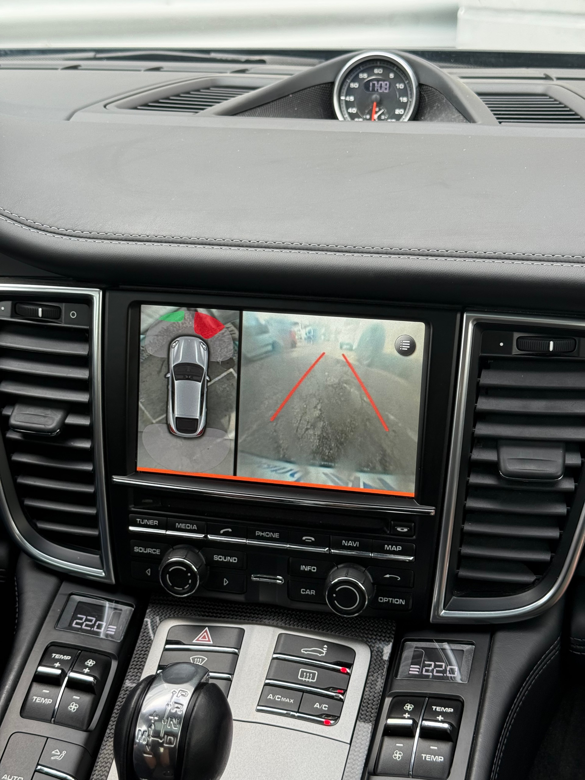 PORSCHE Panamera GTS 4.8 PDK-image-15