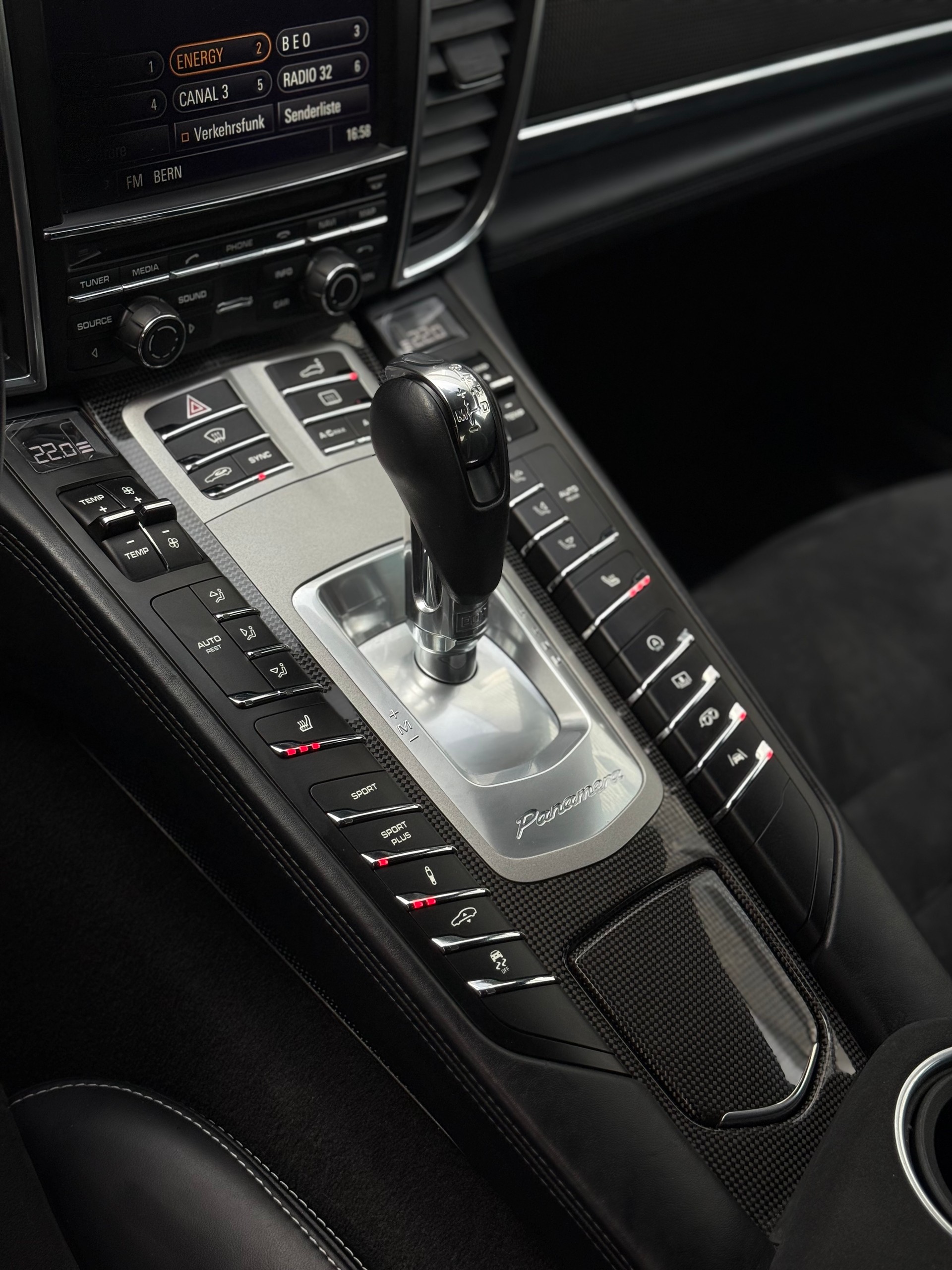 PORSCHE Panamera GTS 4.8 PDK-image-7