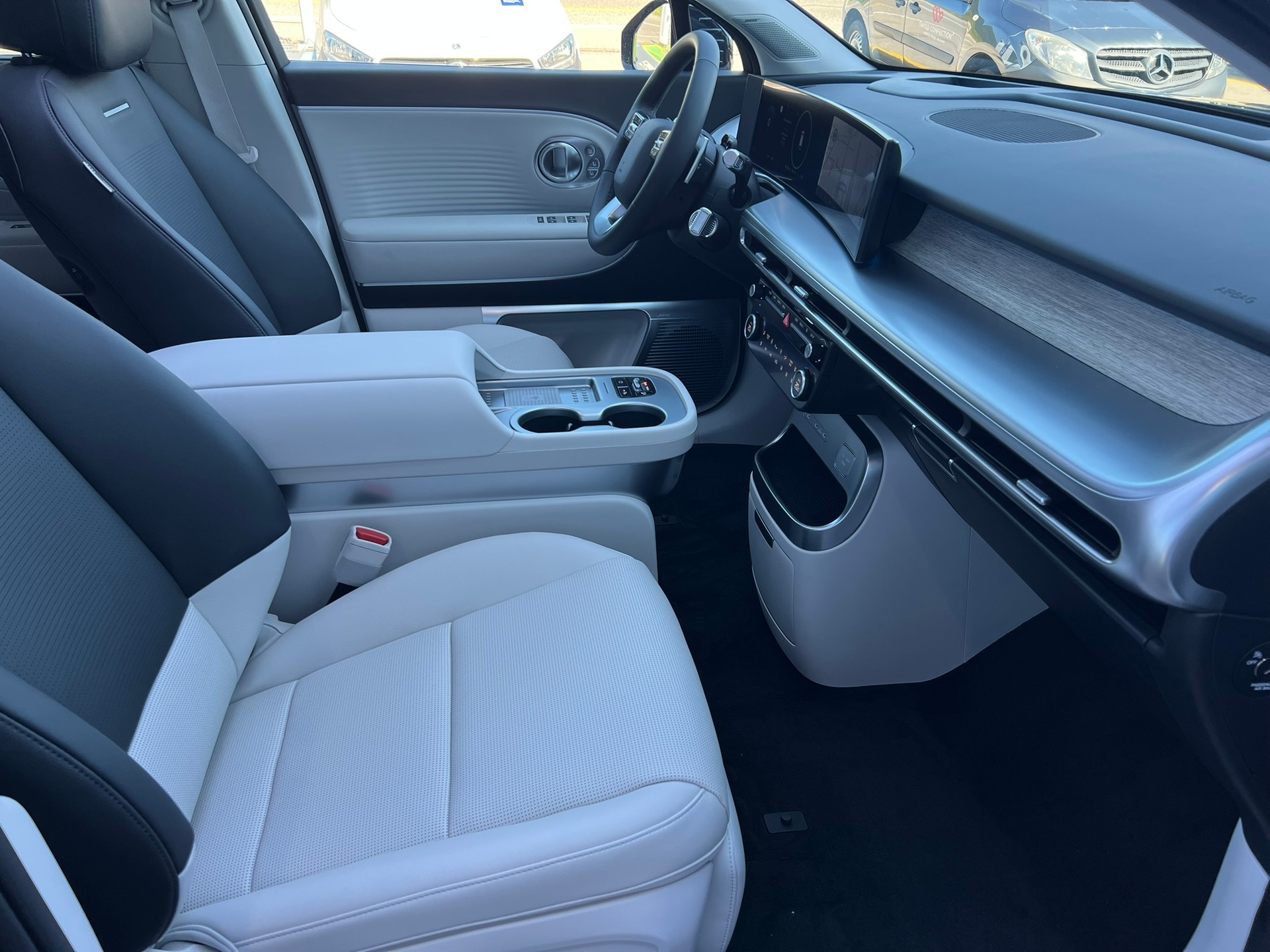 HYUNDAI Ioniq 9 110kWh Vertex 4WD-image-8