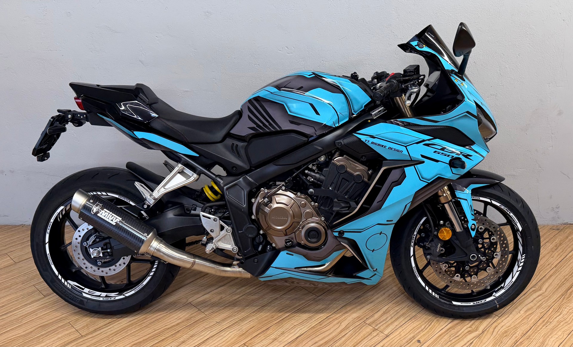 HONDA CBR 650 R-image-1