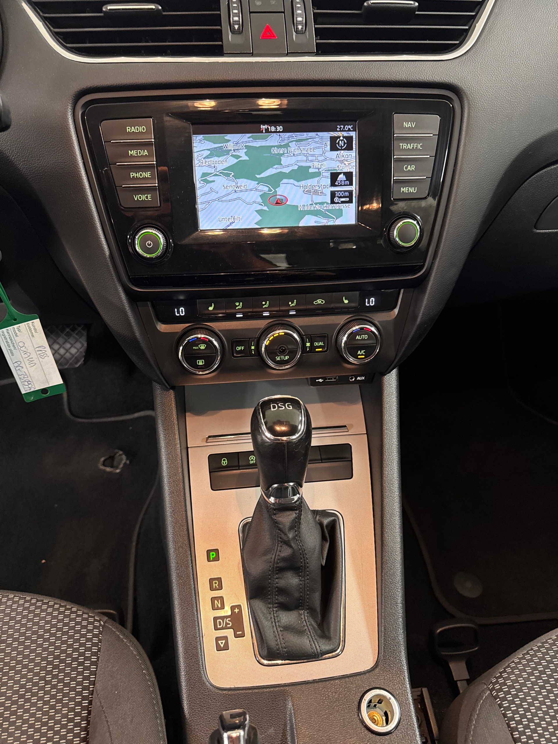 SKODA Octavia Combi 1.6 TDI Ambition-image-13