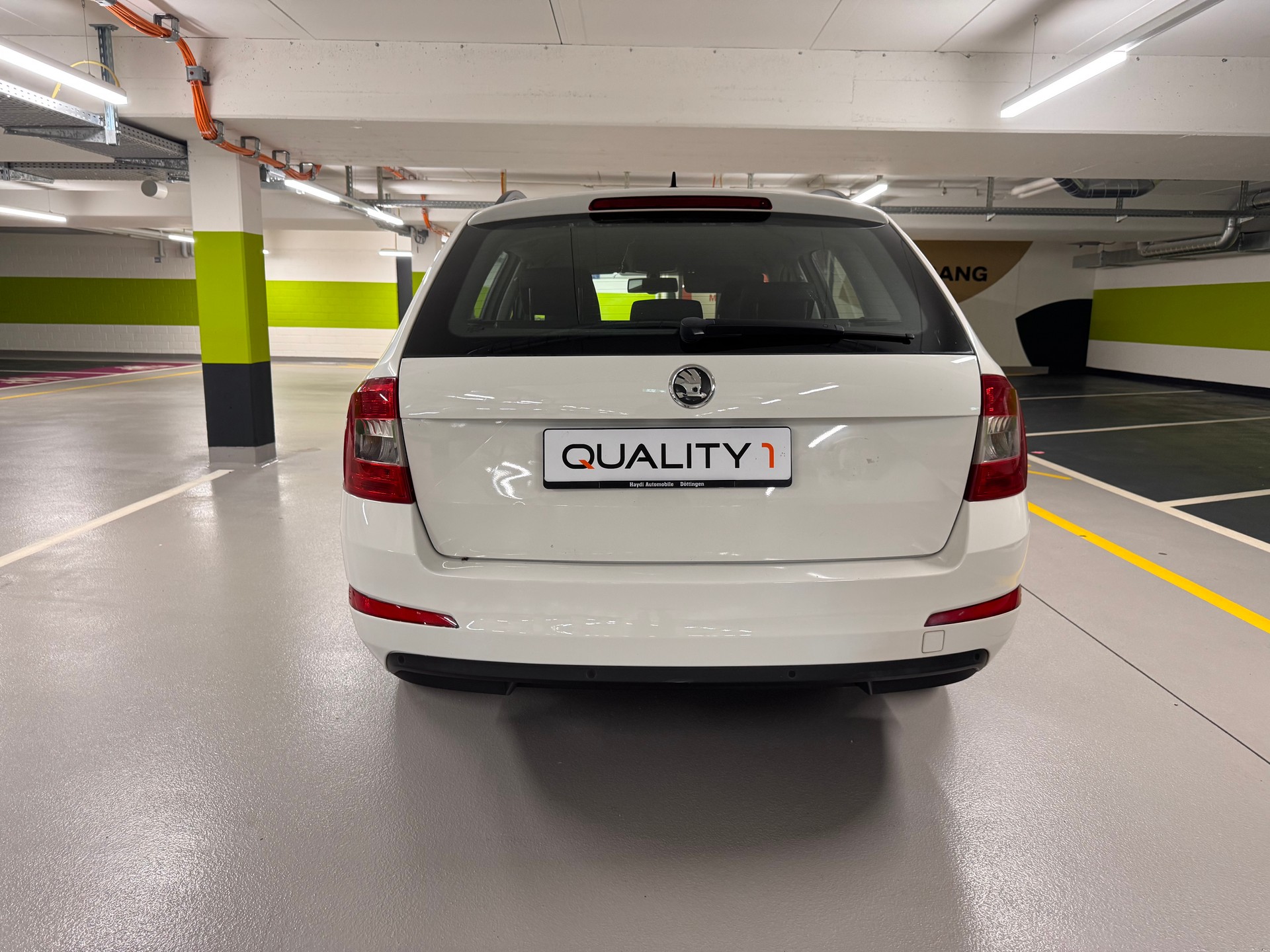 SKODA Octavia Combi 1.6 TDI Ambition-image-5