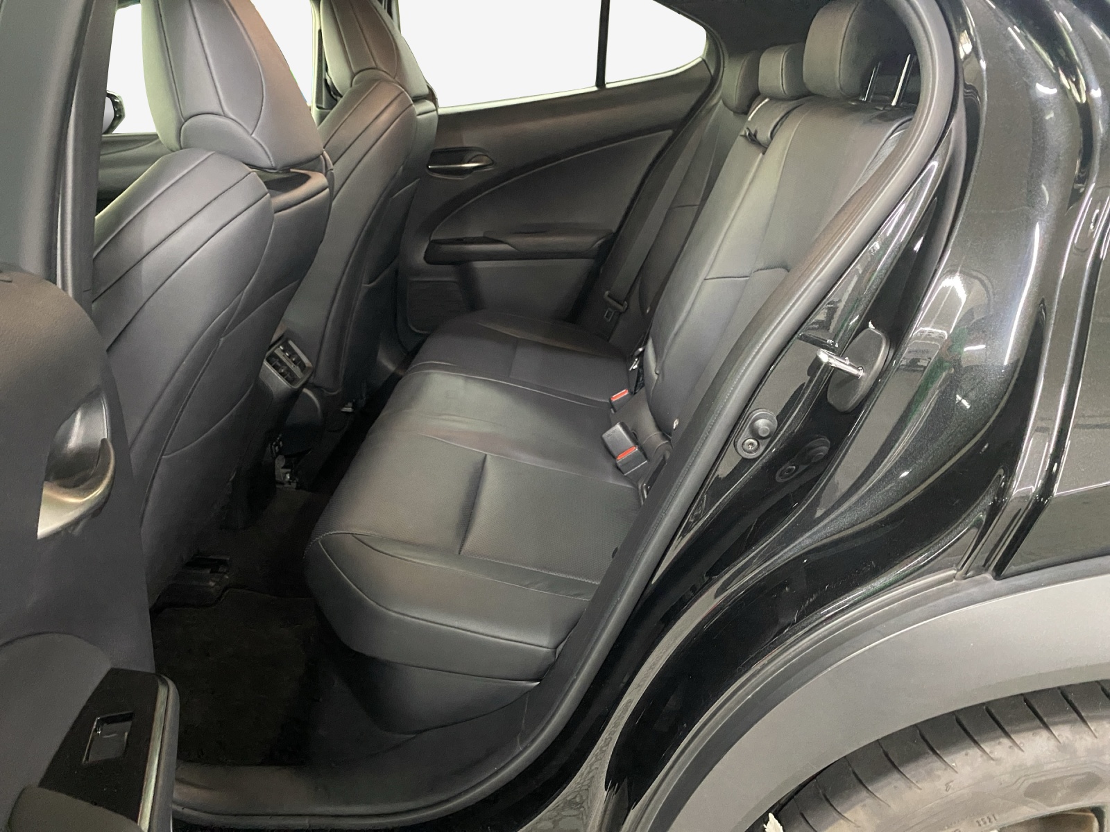 LEXUS UX 250h F Sport AWD Automatic-image-11