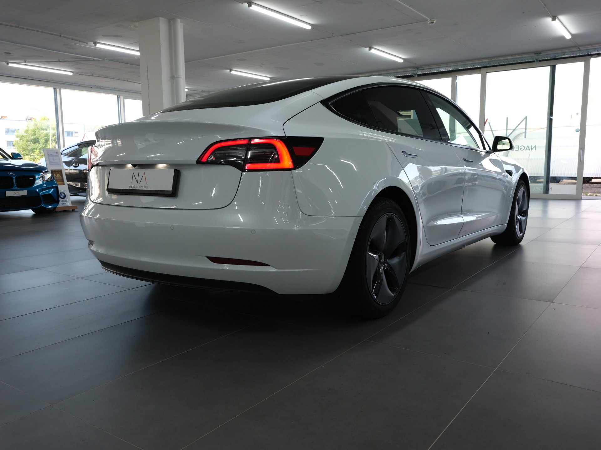 TESLA Model 3 *Panorama* *360 Kamera* *Sitzheizung*-showroom-element-2