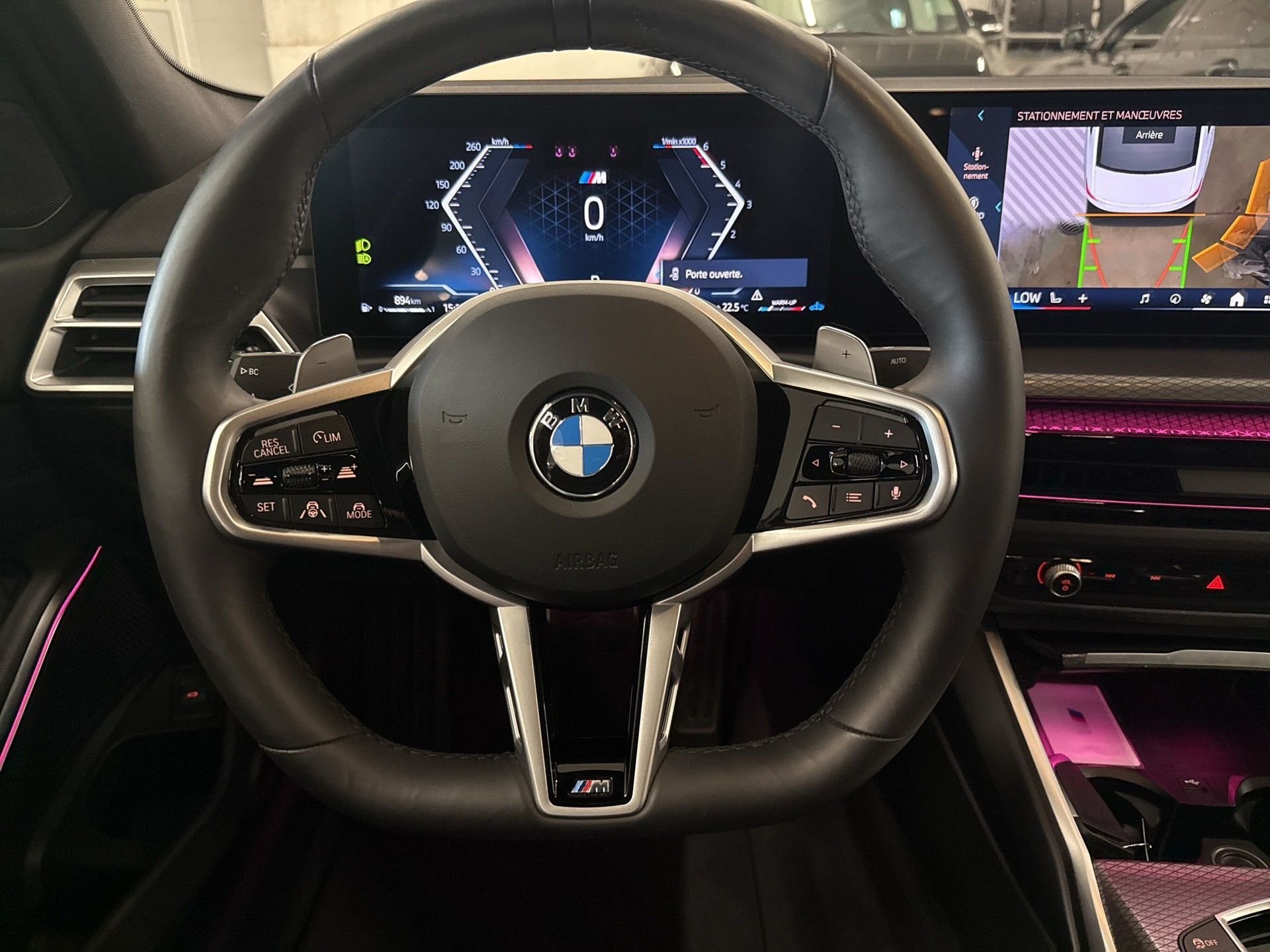 BMW 330d xDrive 48V Steptronic M Sport-image-11