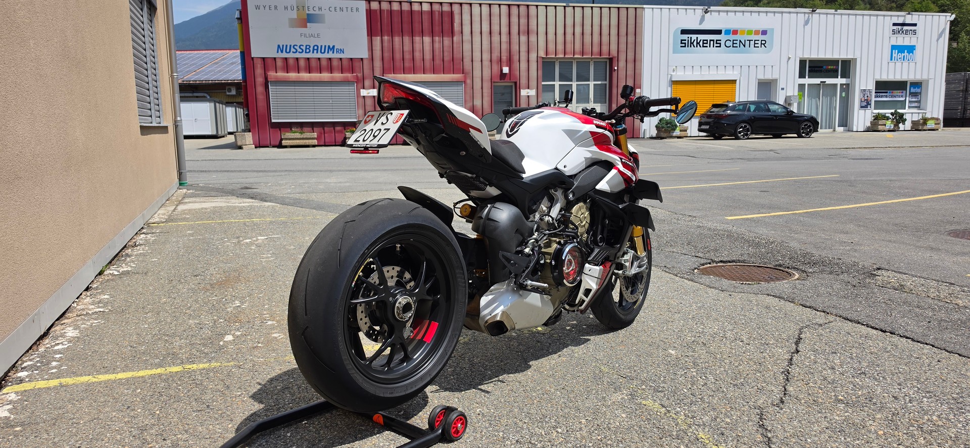 DUCATI Streetfighter V4 S-image-1