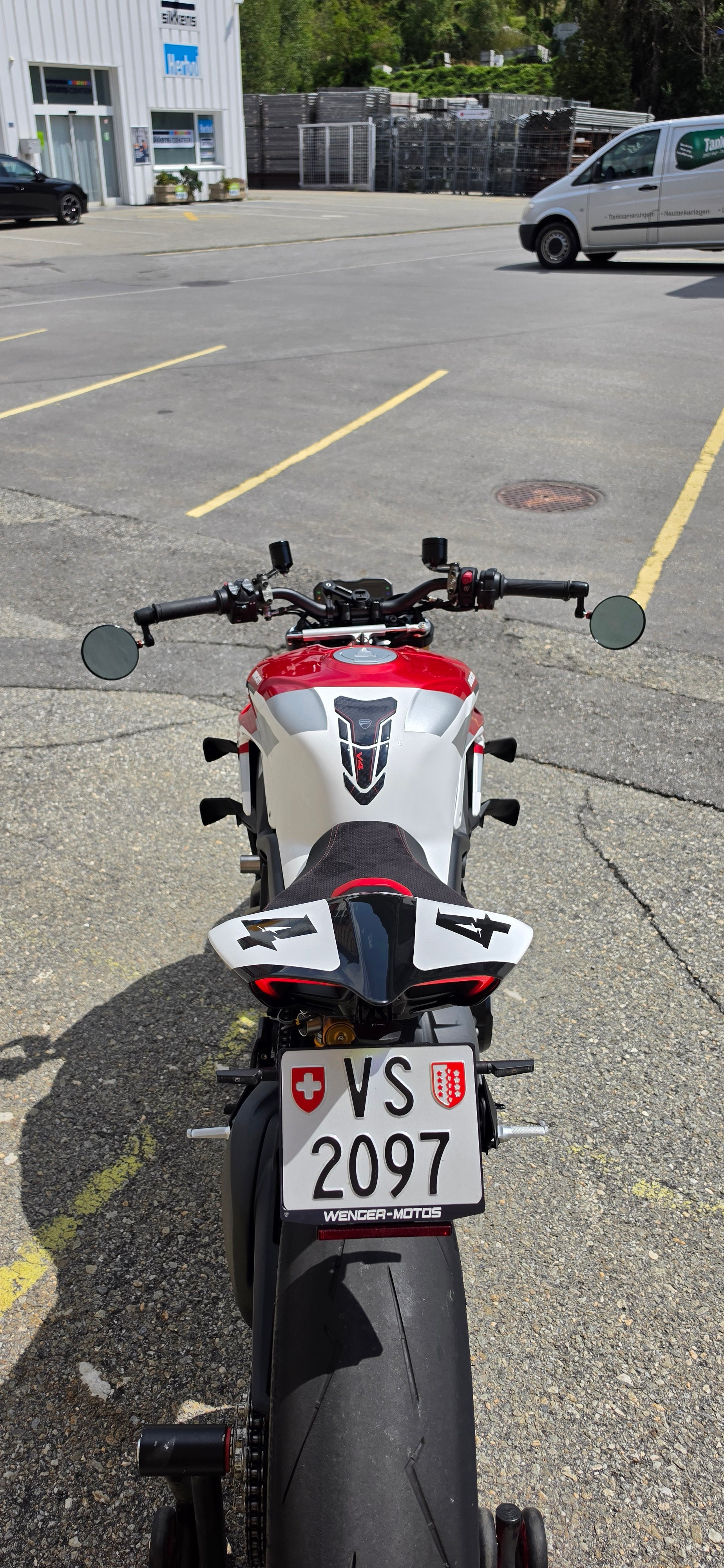 DUCATI Streetfighter V4 S-image-2