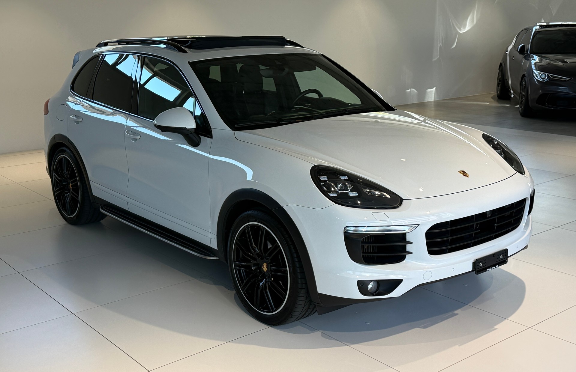 PORSCHE Cayenne Diesel Platinum Edition ***CH-Fahrzeug aus 1. Hand***Panoramadach***Luftfederung***-image-48