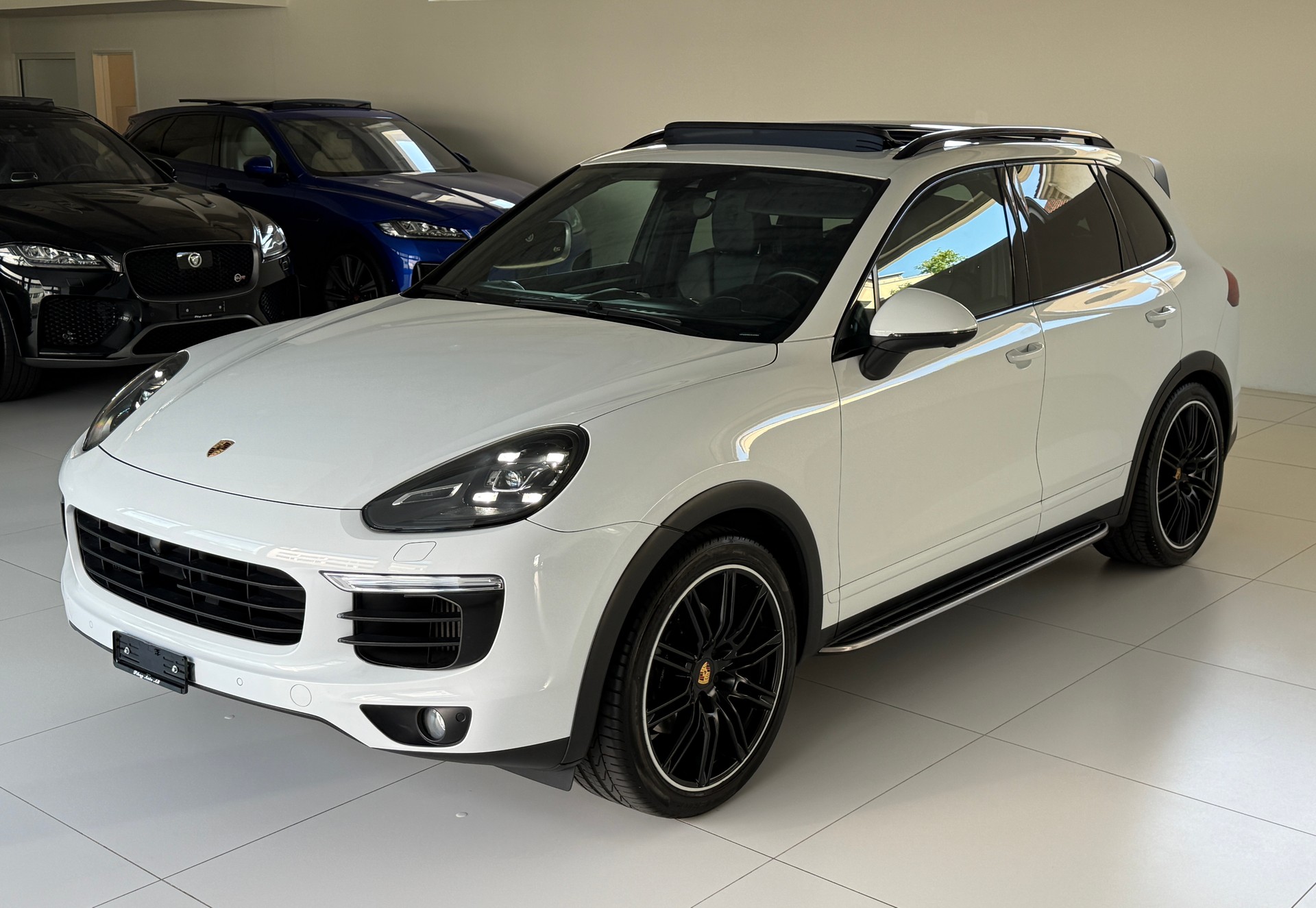 PORSCHE Cayenne Diesel Platinum Edition ***CH-Fahrzeug aus 1. Hand***Panoramadach***Luftfederung***-showroom-element-3