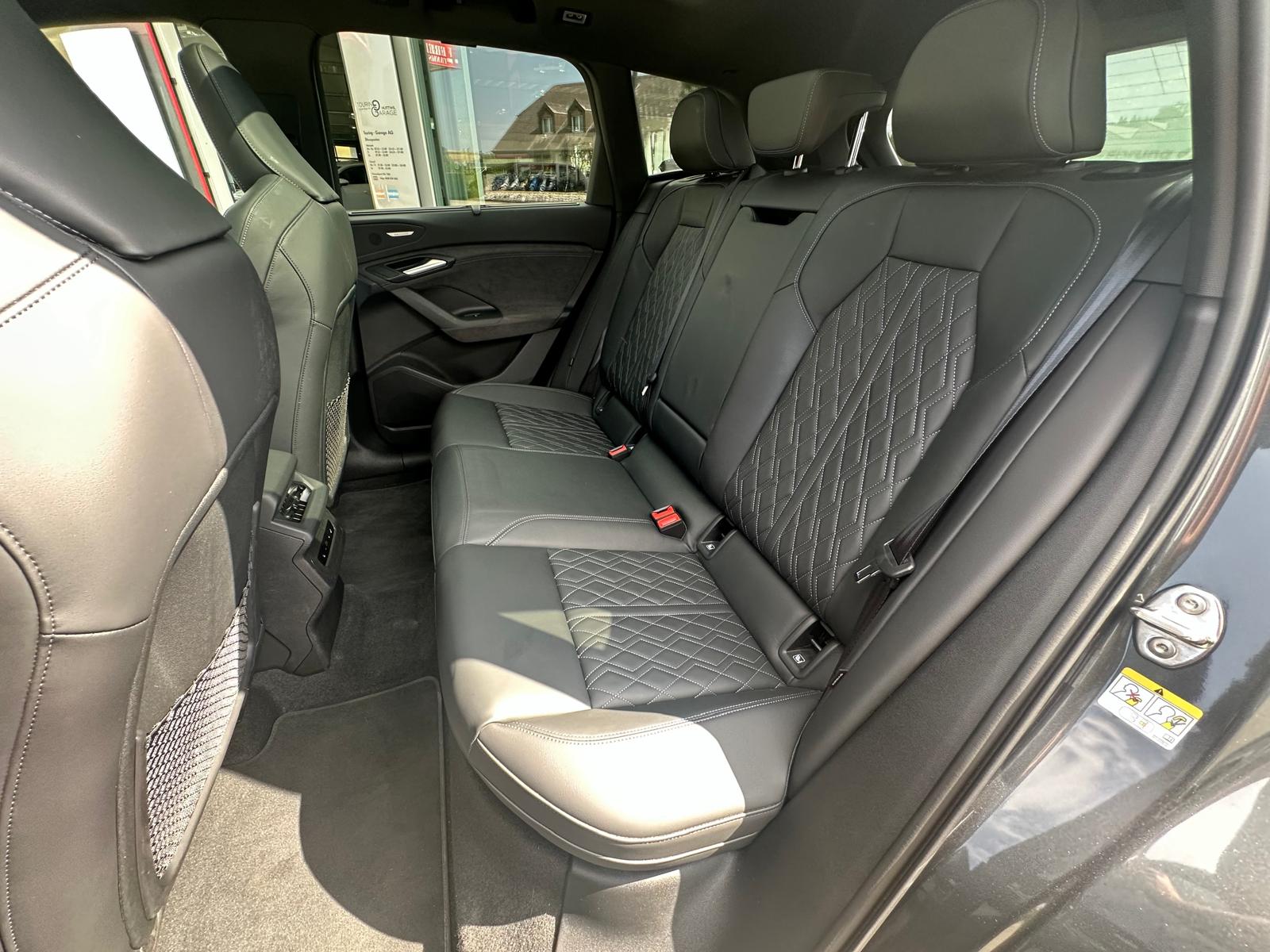 AUDI SQ6 e-tron quattro-image-25