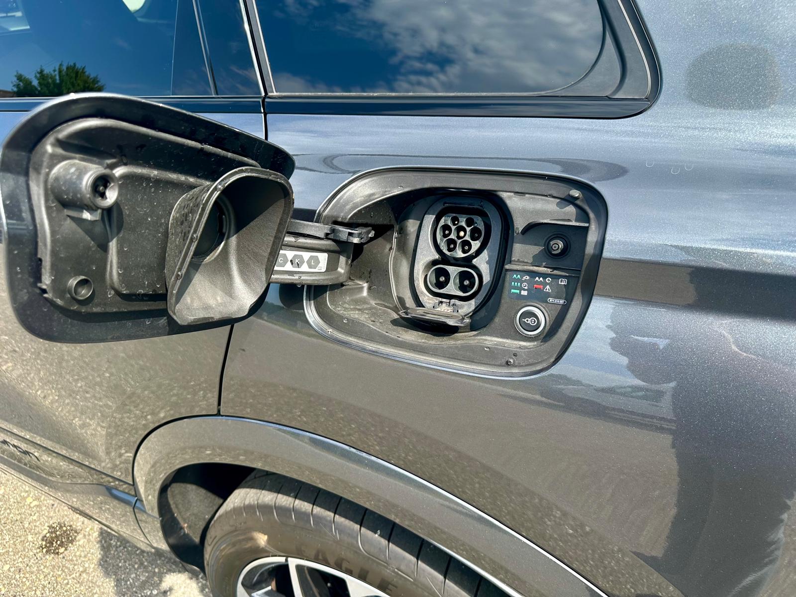 AUDI SQ6 e-tron quattro-image-4
