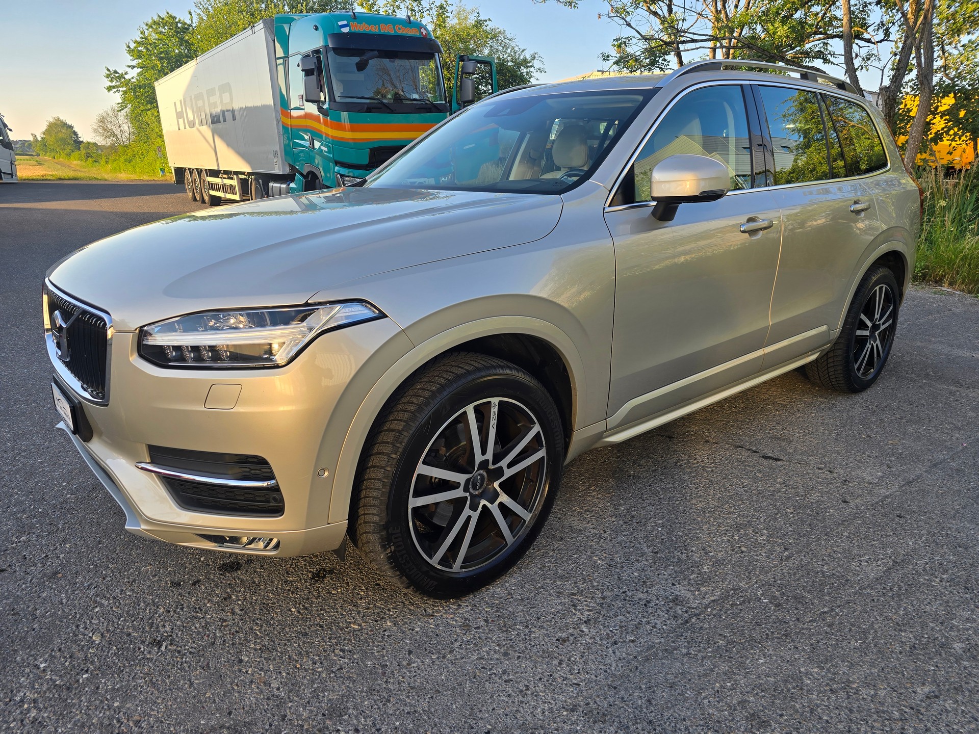VOLVO XC90 D5 AWD Momentum Geartronic-showroom-element-2