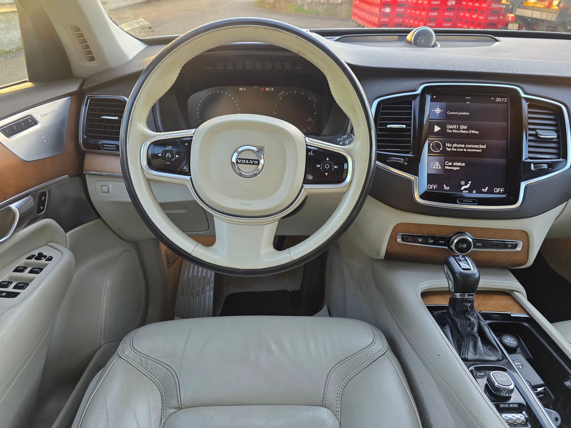 VOLVO XC90 D5 AWD Momentum Geartronic-image-18