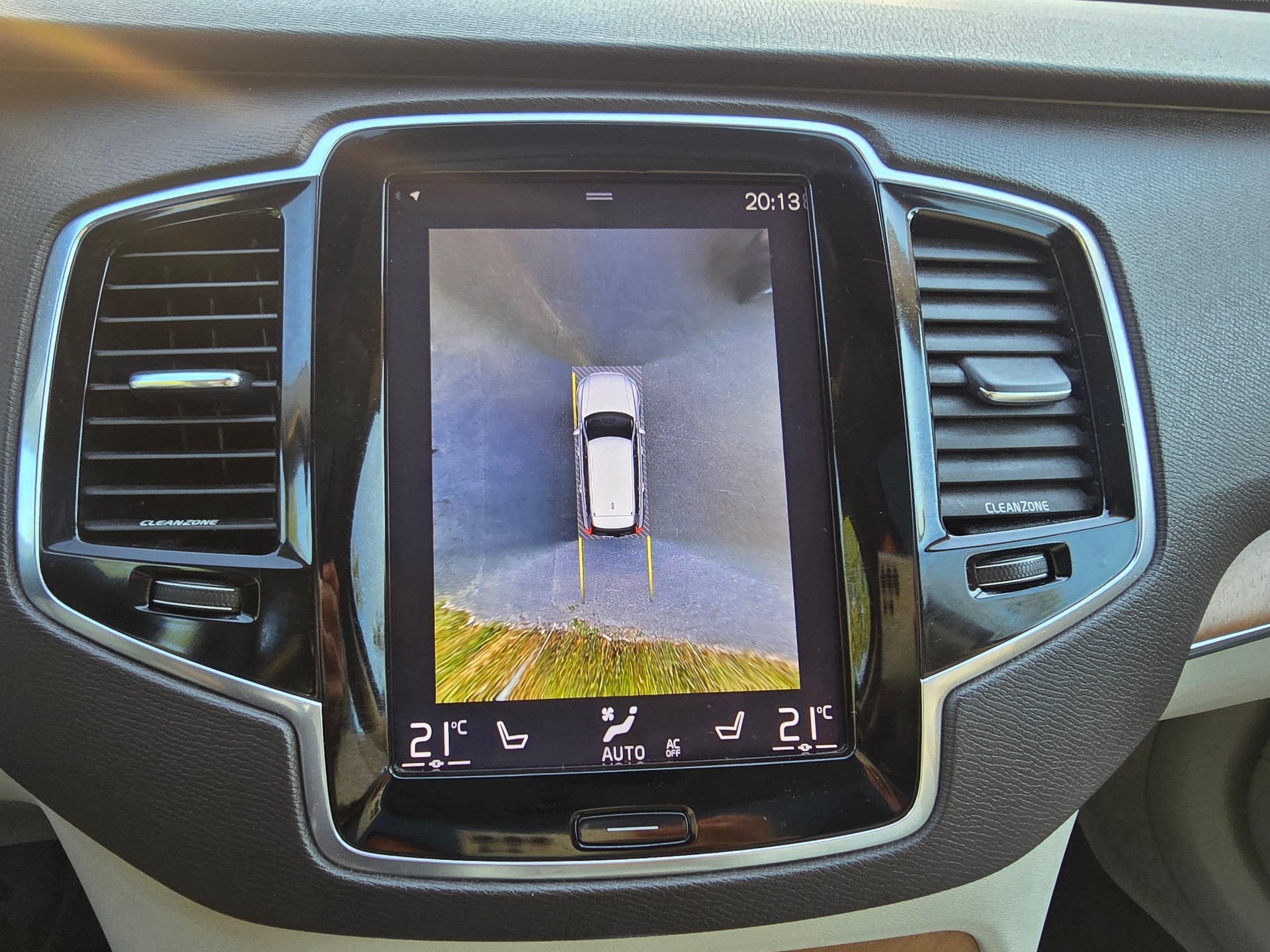 VOLVO XC90 D5 AWD Momentum Geartronic-image-22