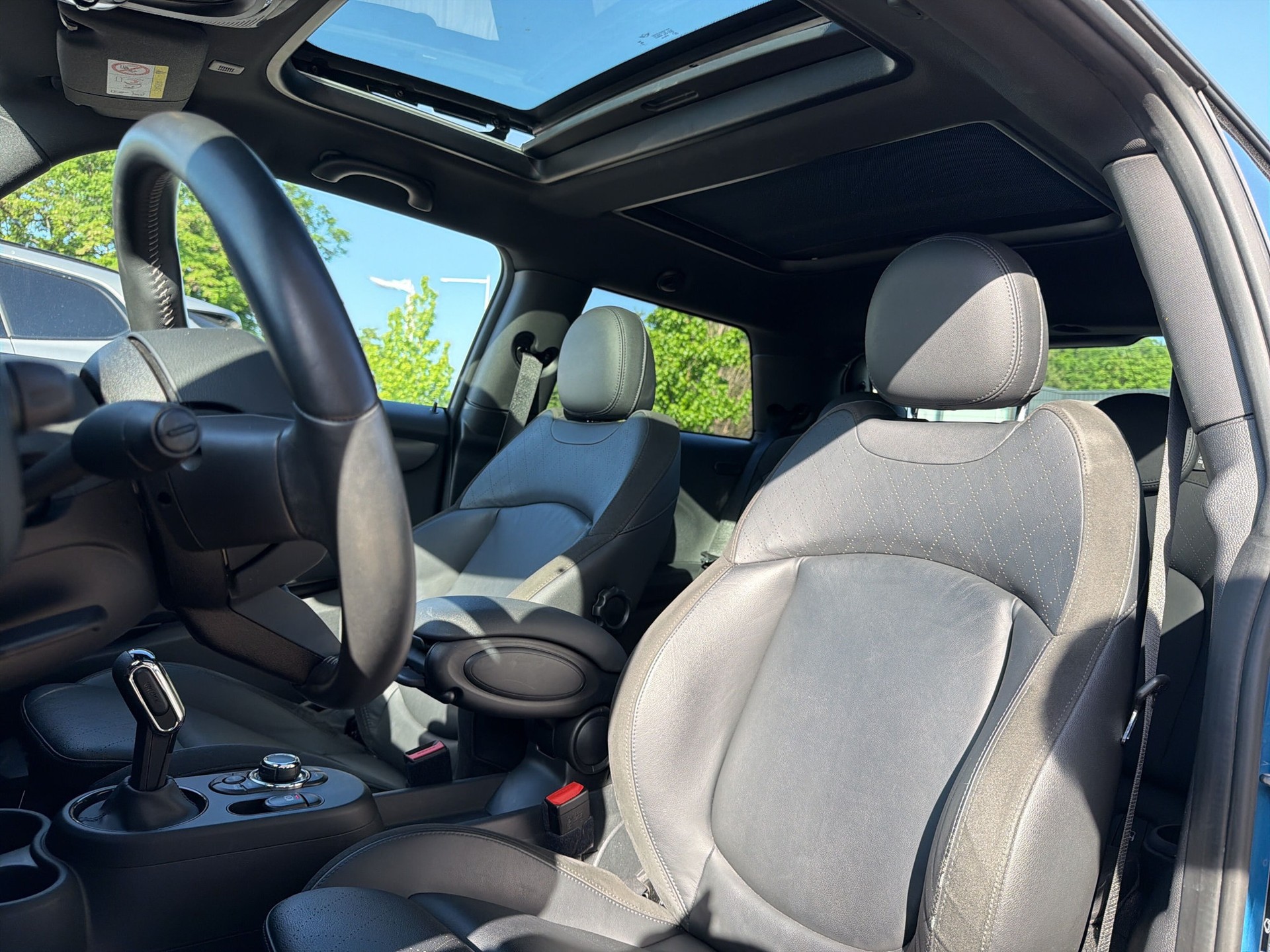 MINI Cooper SE Mosaert Edition-showroom-element-2