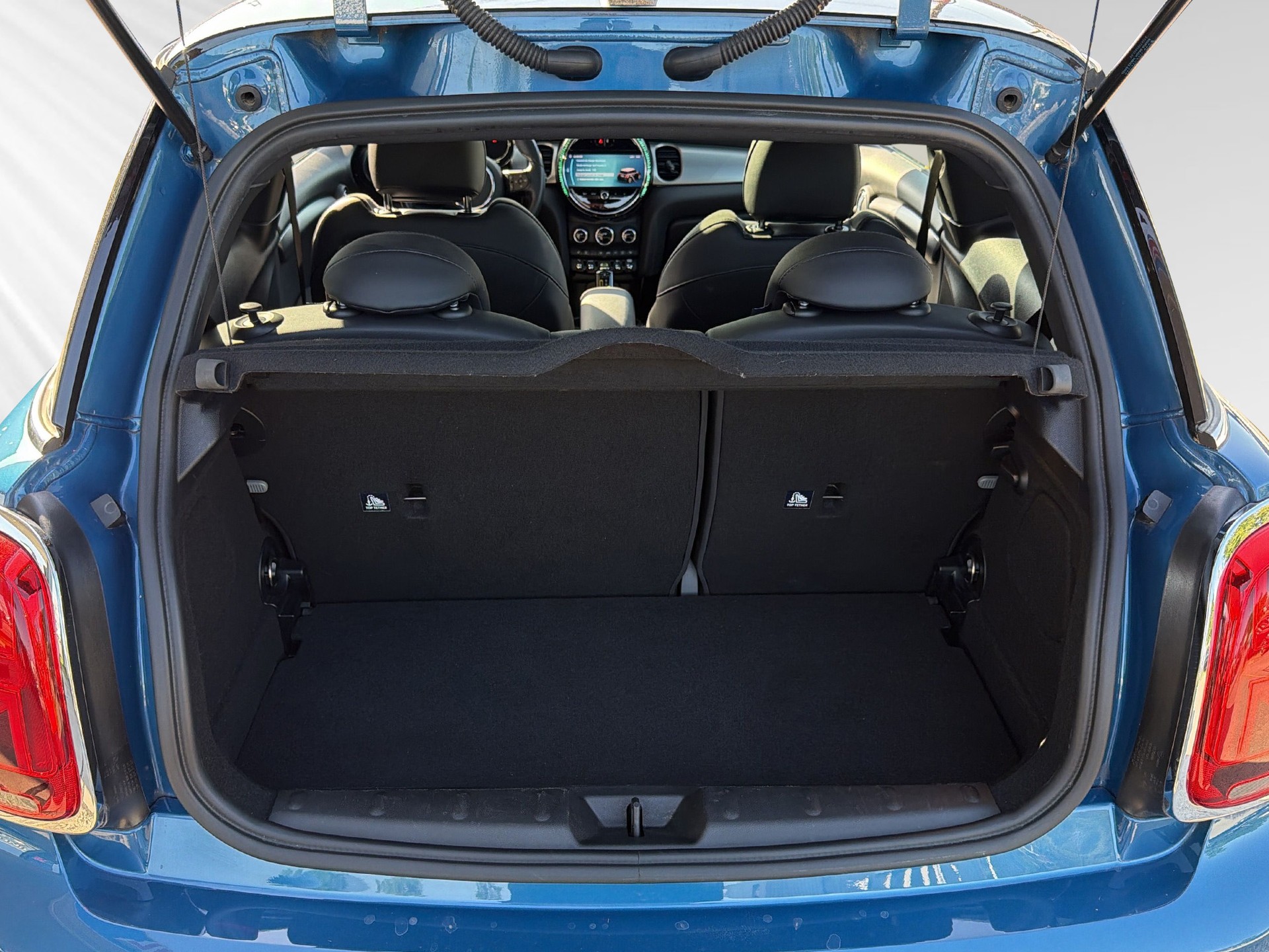 MINI Cooper SE Mosaert Edition-image-18