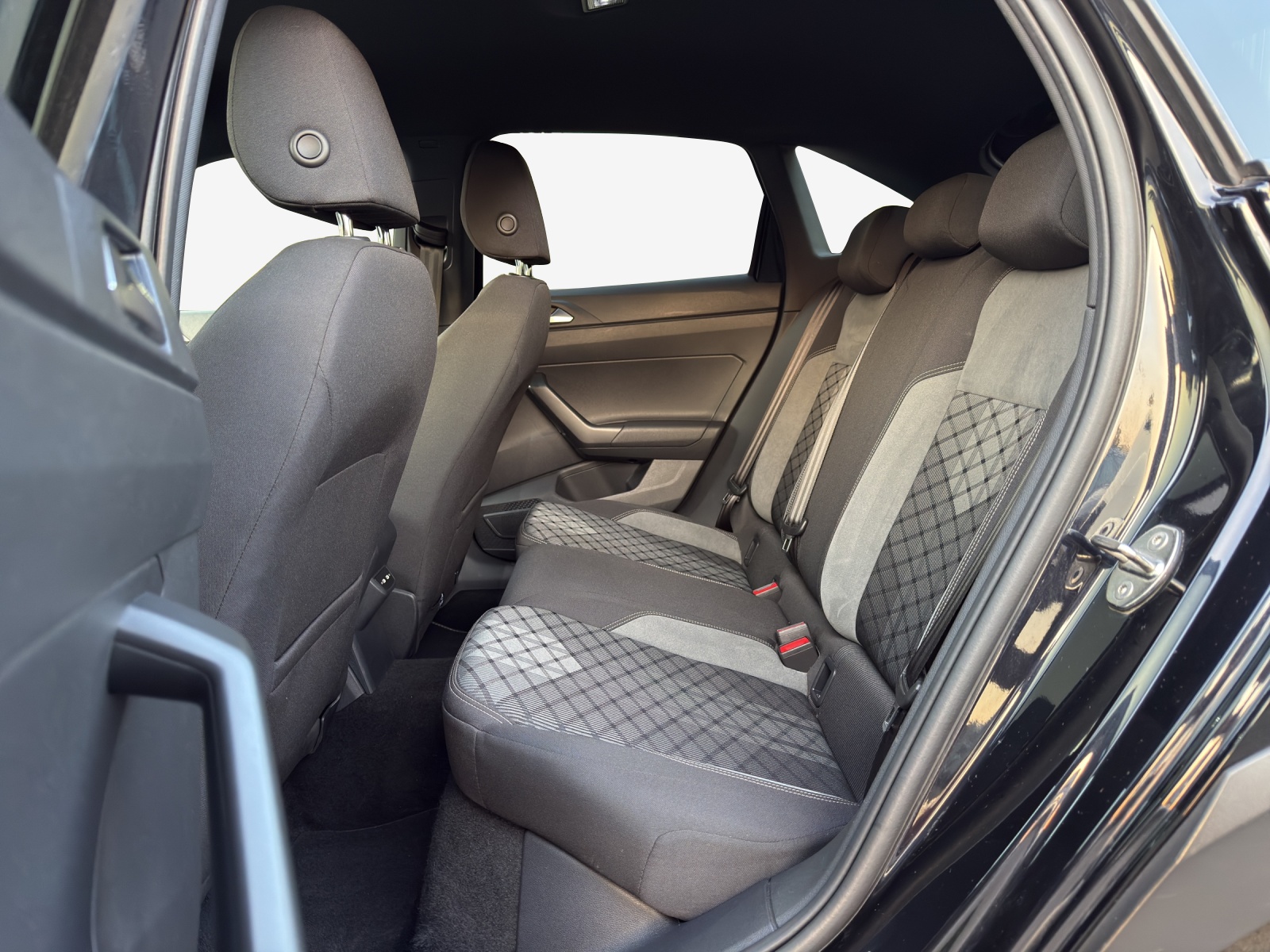 VW Taigo 1.5 TSI R-Line DSG-image-11