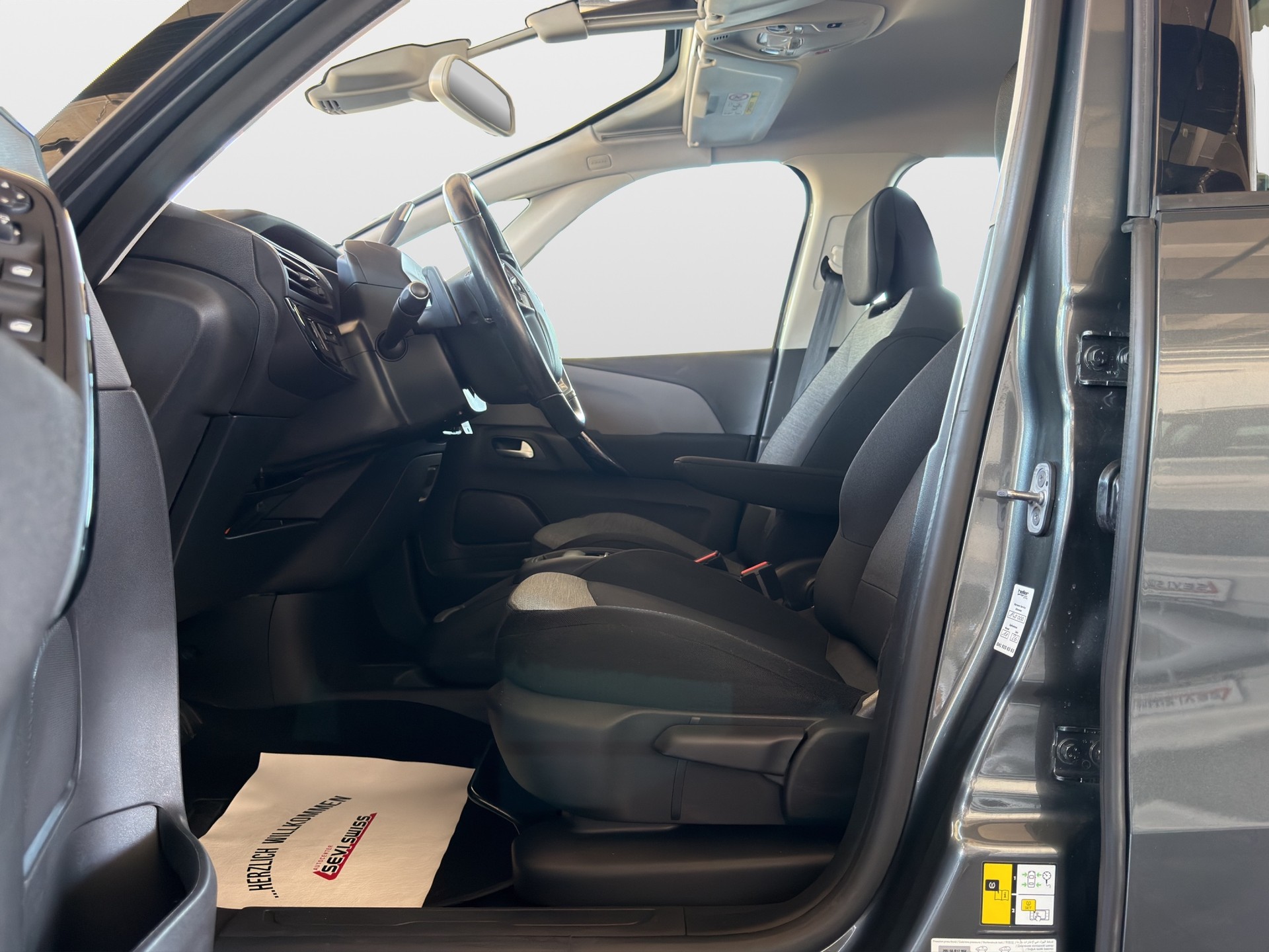 CITROEN Grand C4 Picasso 1.2 Pure Tech Feel Edition EAT6-image-9