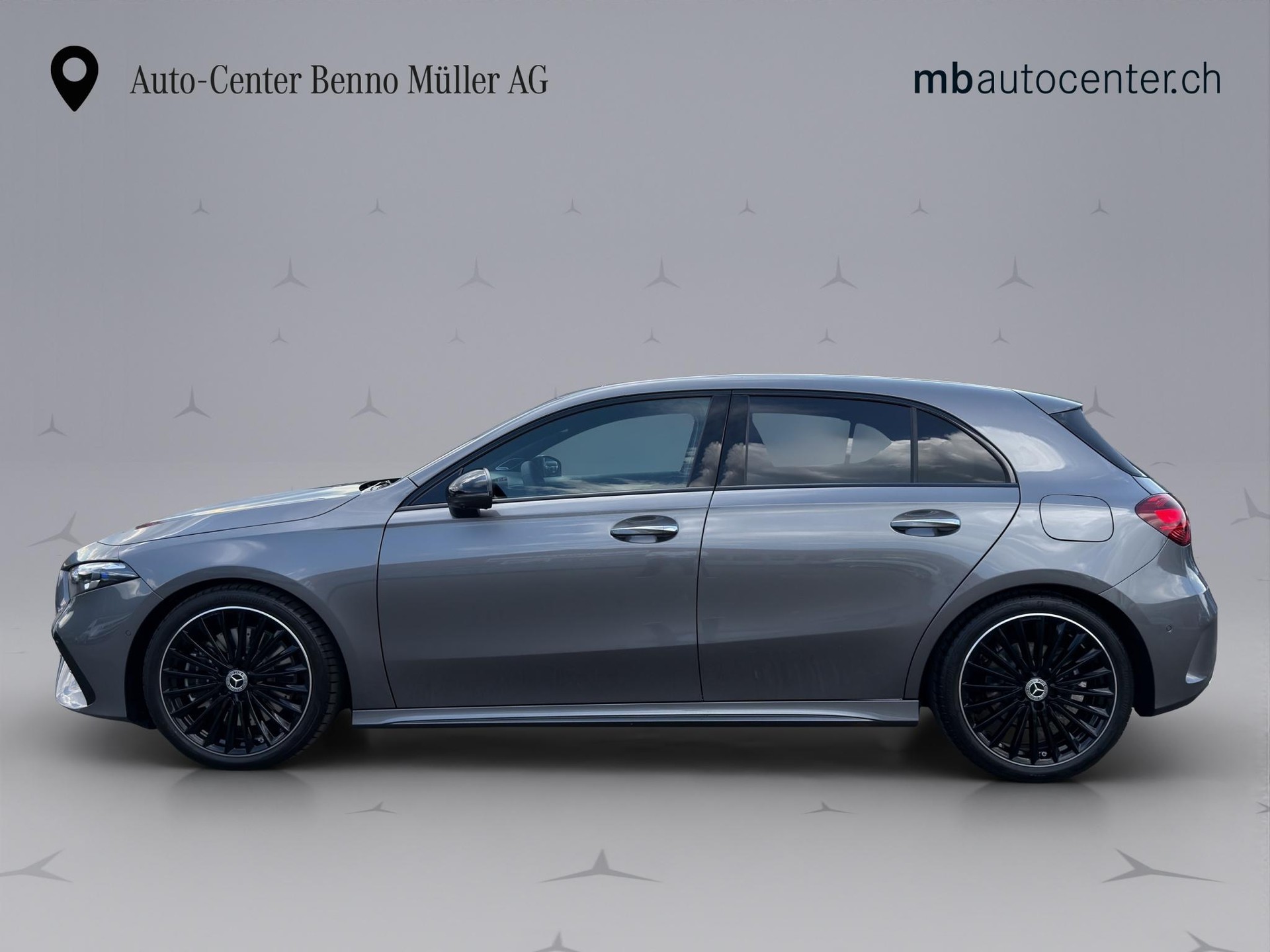 MERCEDES-BENZ A 250 AMG Line 4m-showroom-element-1