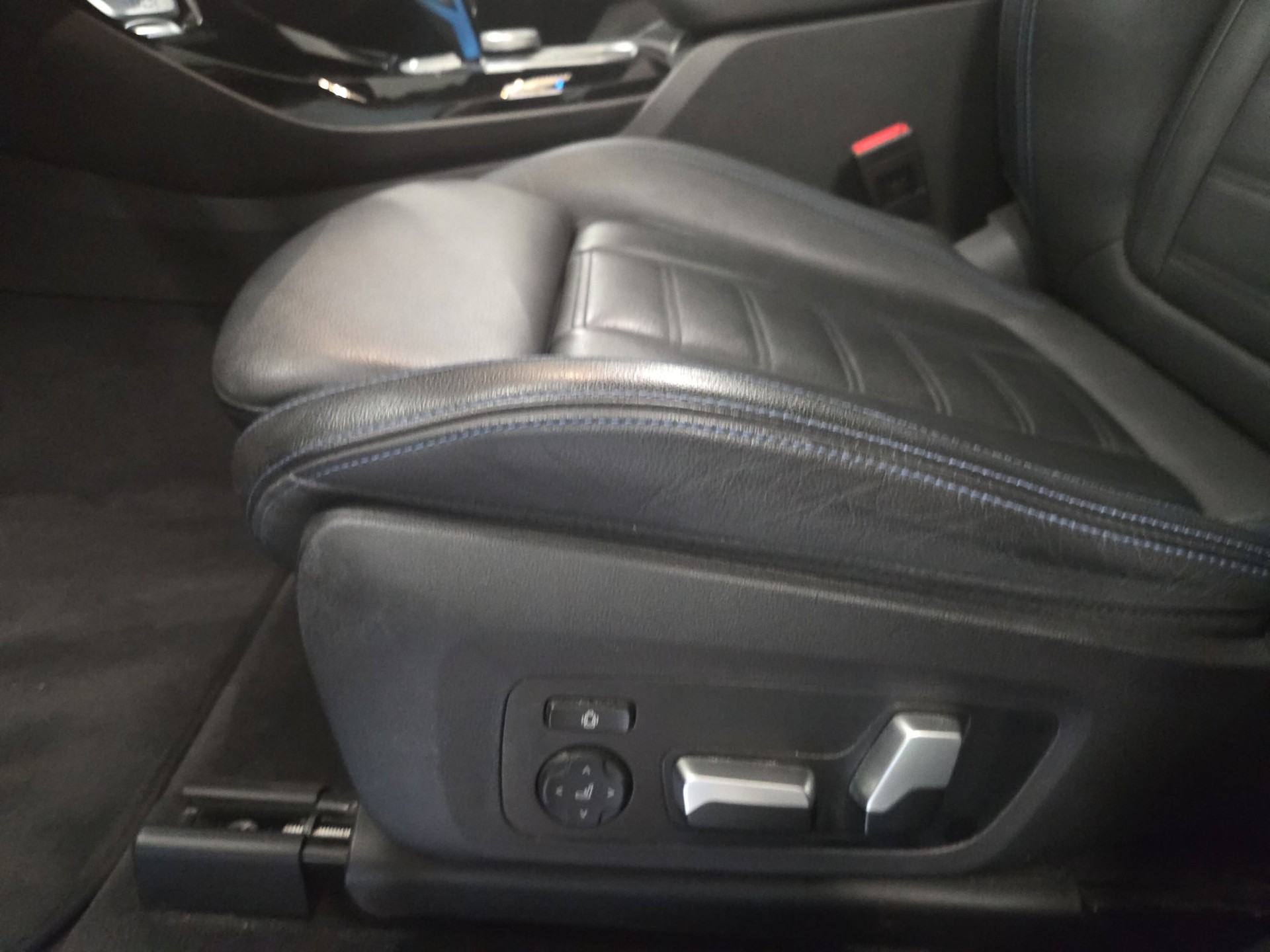 BMW iX3 M Sport Impressive-image-18