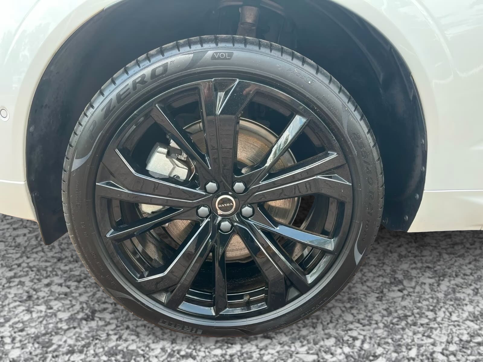 VOLVO XC60 T6 eAWD PluginHybrid Ultra Dark Geartronic-image-8