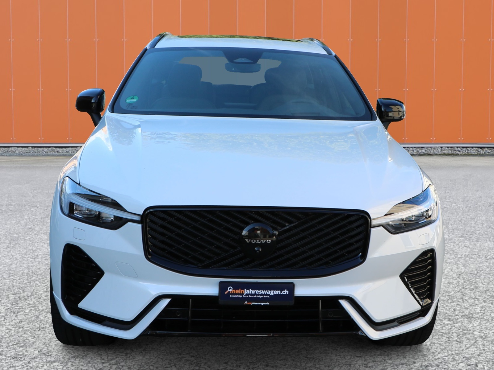 VOLVO XC60 T6 eAWD PluginHybrid Ultra Dark Geartronic-showroom-element-2