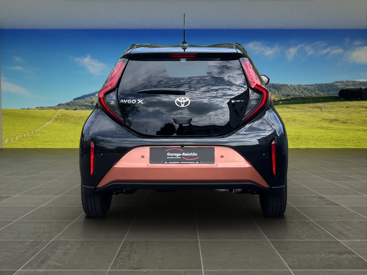 TOYOTA Aygo X 1.5 VVT-i HSD Trend-showroom-element-3