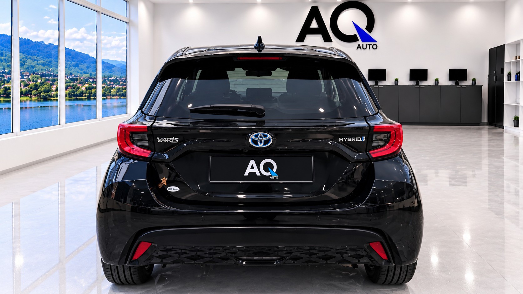 TOYOTA Yaris 1.5 Premium e-CVT-showroom-element-3