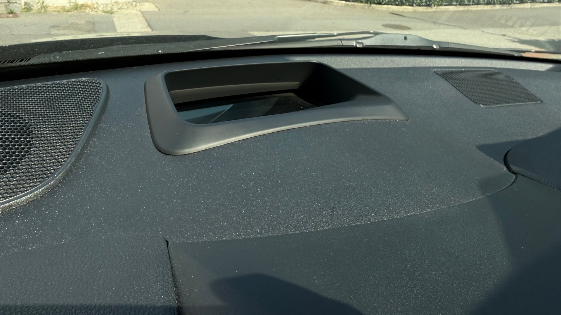 TOYOTA Yaris 1.5 Premium e-CVT-image-9