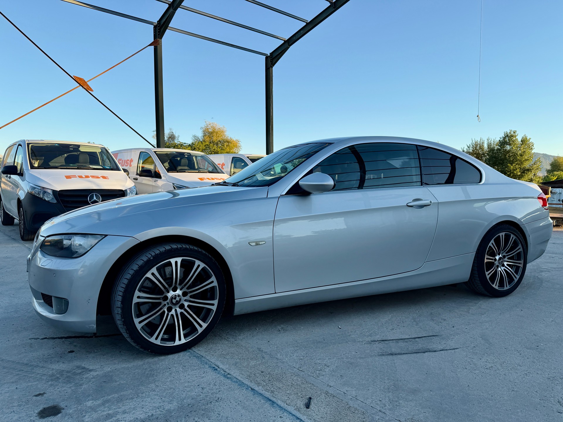 BMW BMW 330d Coupé-image-4