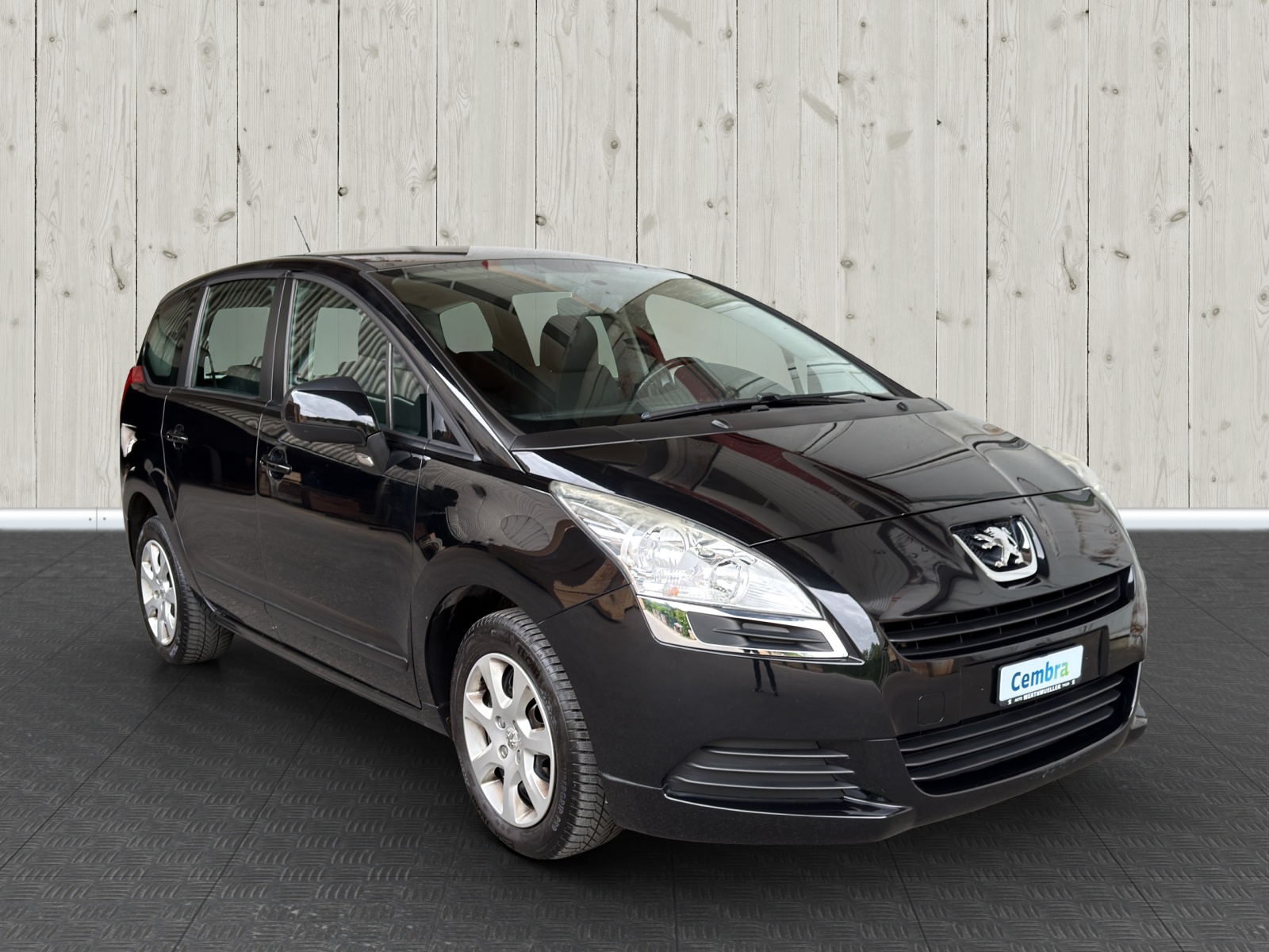 PEUGEOT 5008 1.6 16V VTI Sport
