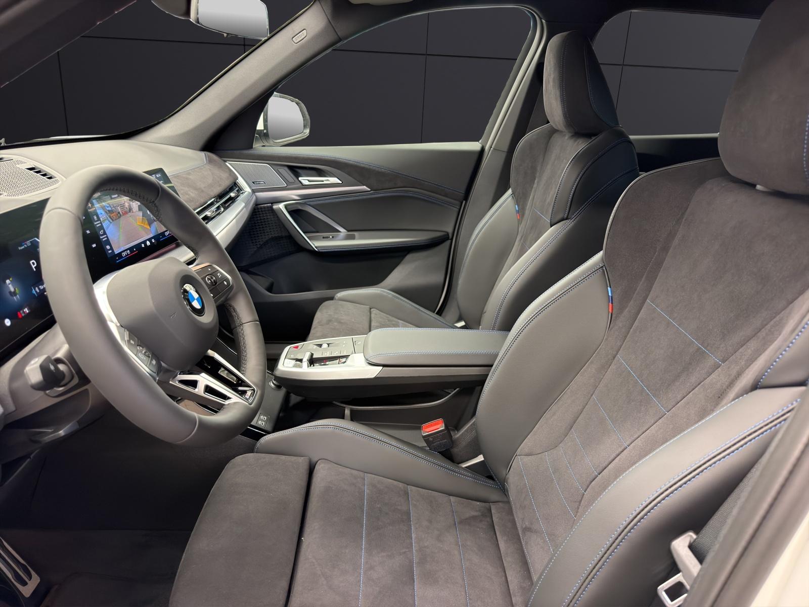 BMW X1 U11 20d xDrive paddles-showroom-element-1