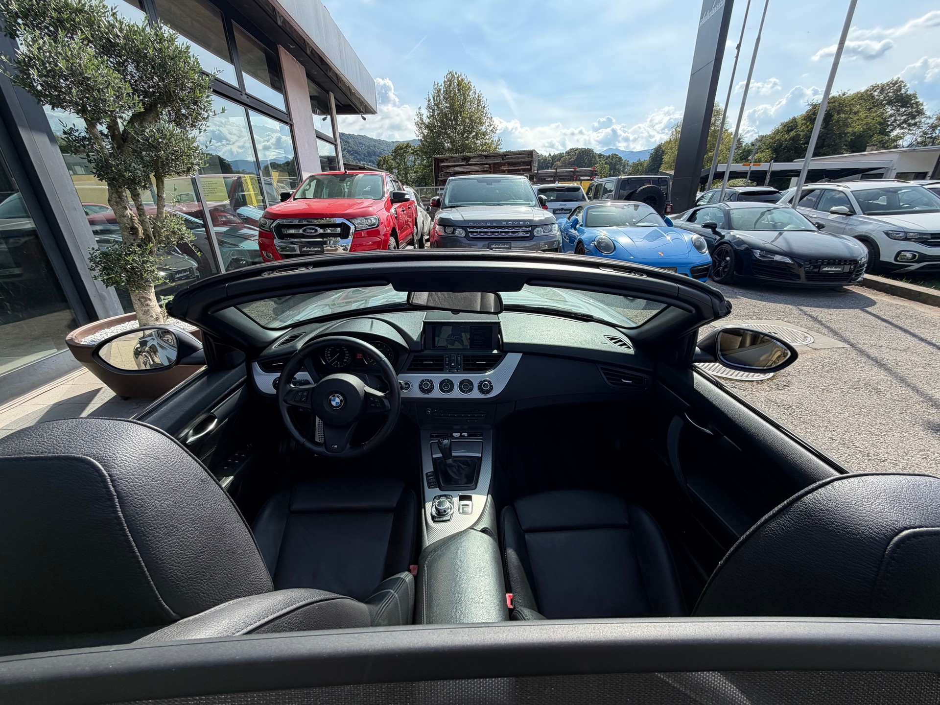 BMW Z4 sDrive35i-image-18