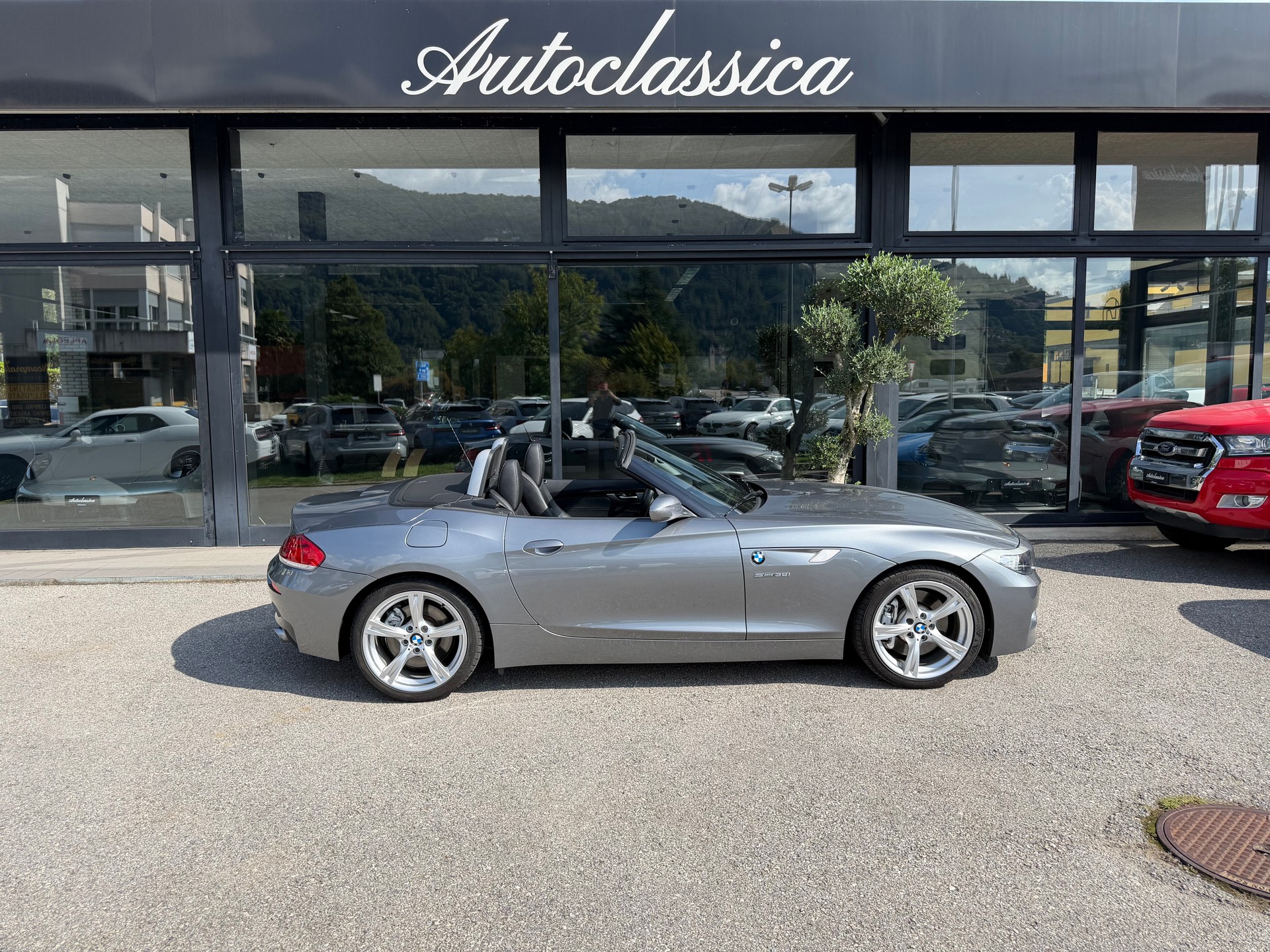 BMW Z4 sDrive35i-showroom-element-3