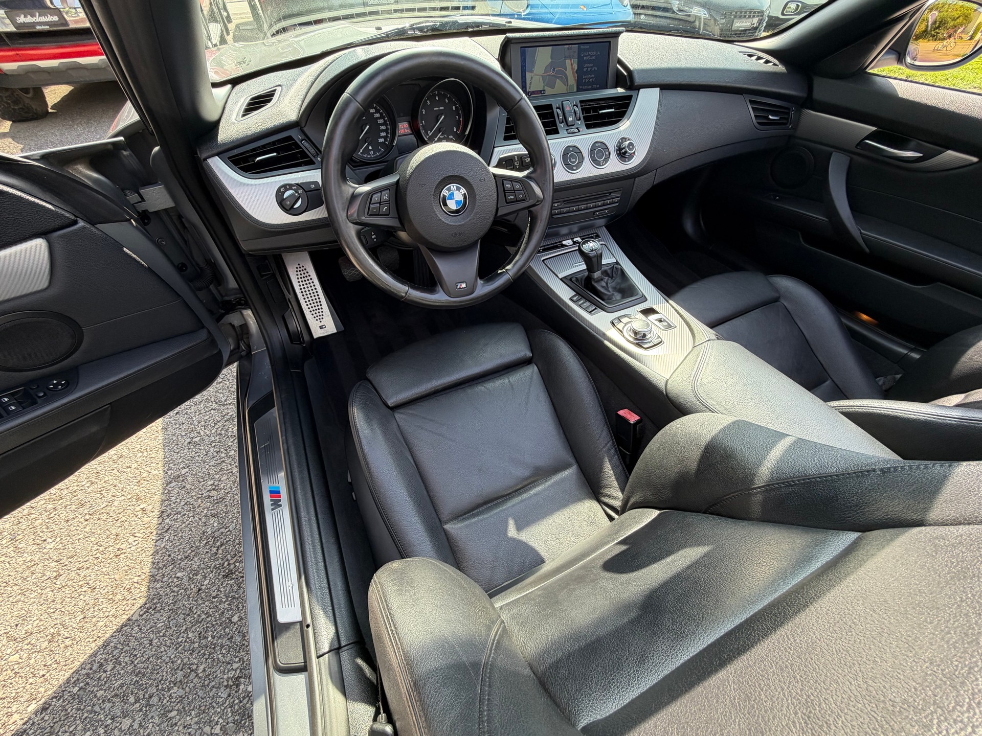 BMW Z4 sDrive35i-image-11