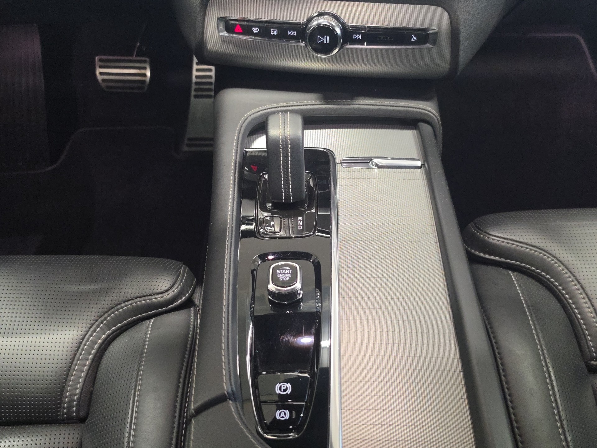 VOLVO XC90 2.0 T8 TE R-Design 7P. eAWD-image-14