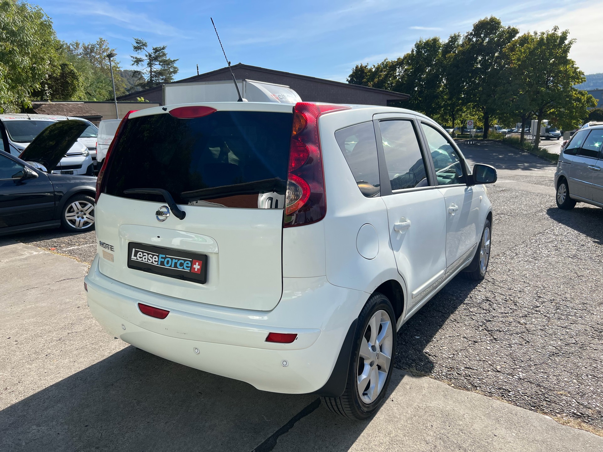 NISSAN NOTE-image-4
