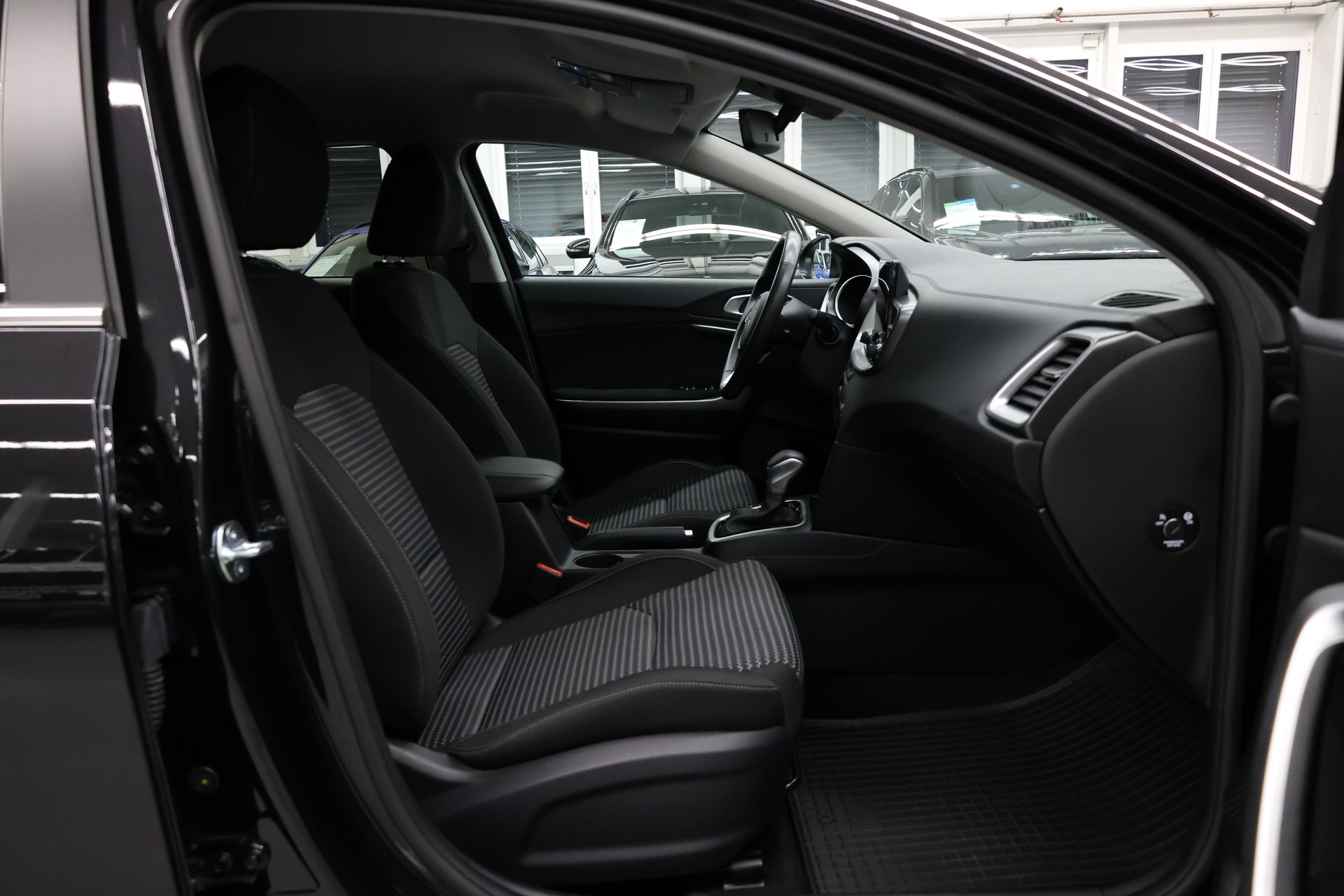 KIA Ceed SW 1.5 T-GDi Power-image-13