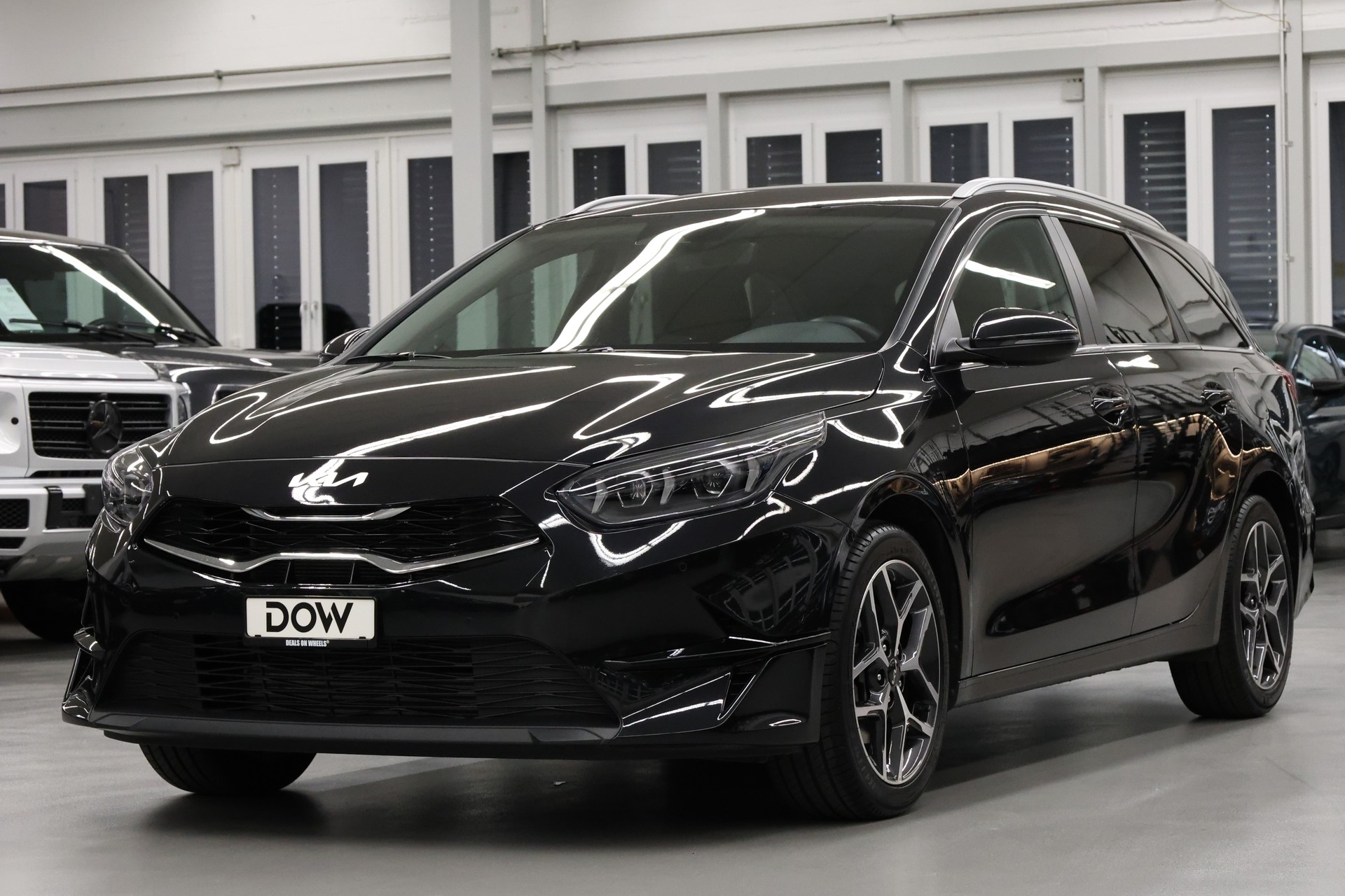 KIA Ceed SW 1.5 T-GDi Power-showroom-element-3